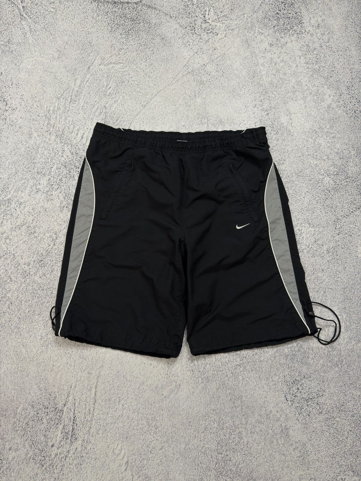 Nike × Vintage Vintage Nike shorts streetwear swoosh casual y2k size L Size US 34 / EU 50 - 1 Thumbnail