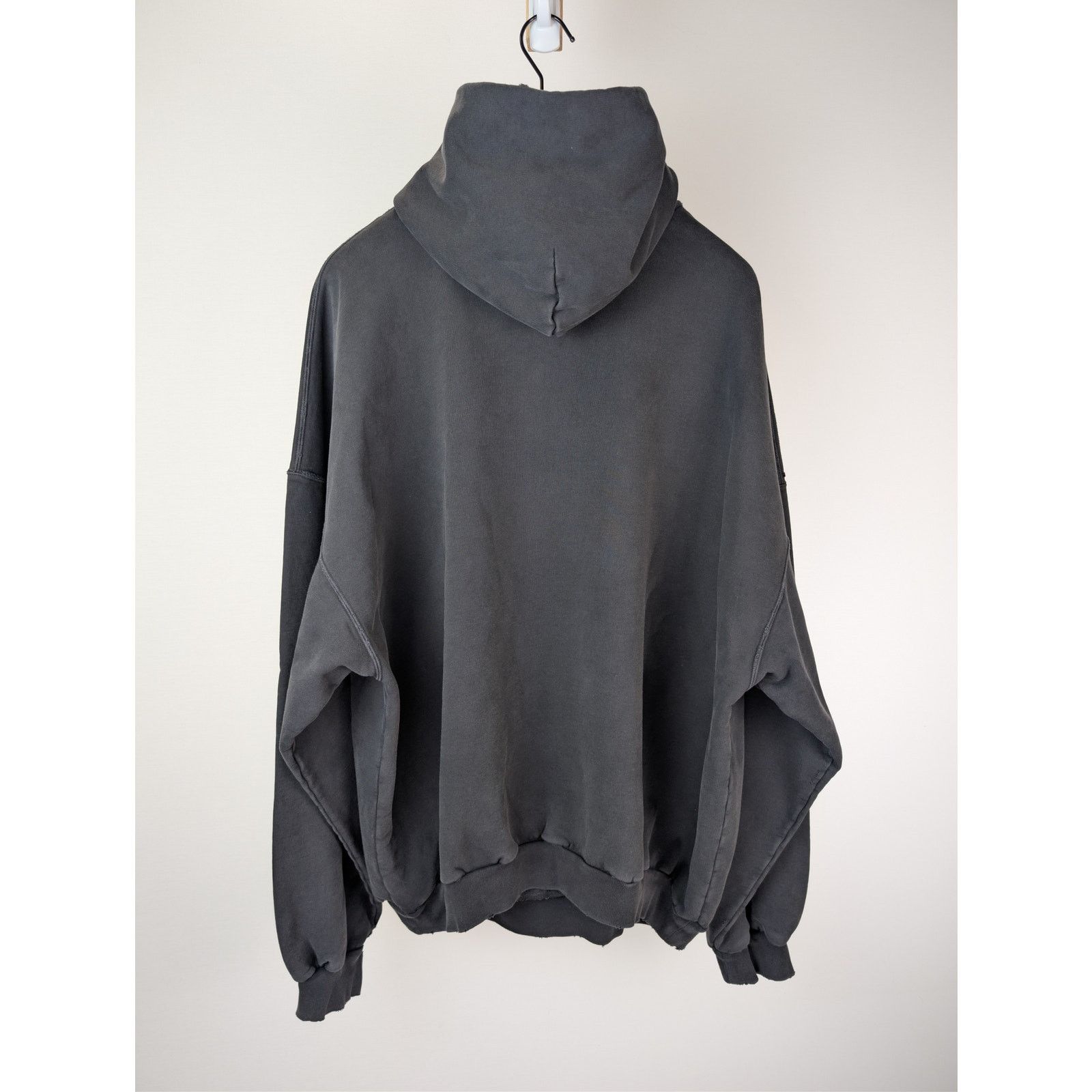 Balenciaga o1rshd1 Wavy Logo Large Fit Hoodie in Faded Wash Black Size US M / EU 48-50 / 2 - 10 Thumbnail
