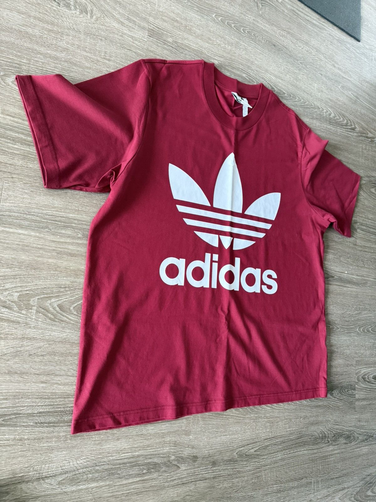 Adidas Adidas original box tee Size US XL / EU 56 / 4 - 2 Thumbnail