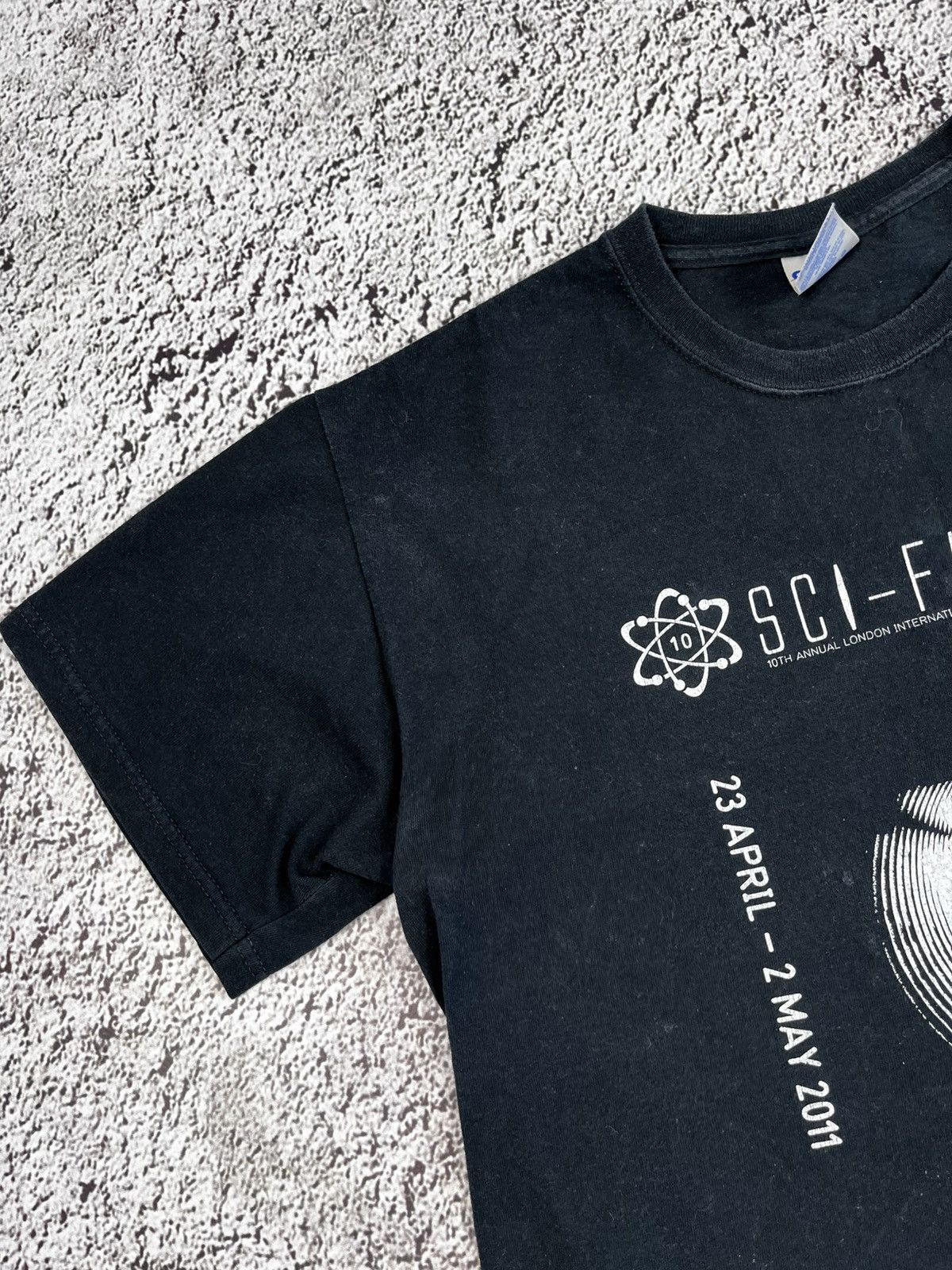 Band Tees Vintage Y2K 2011 Sci-Fi-London festival big logo tee size M Size US M / EU 48-50 / 2 - 4 Thumbnail