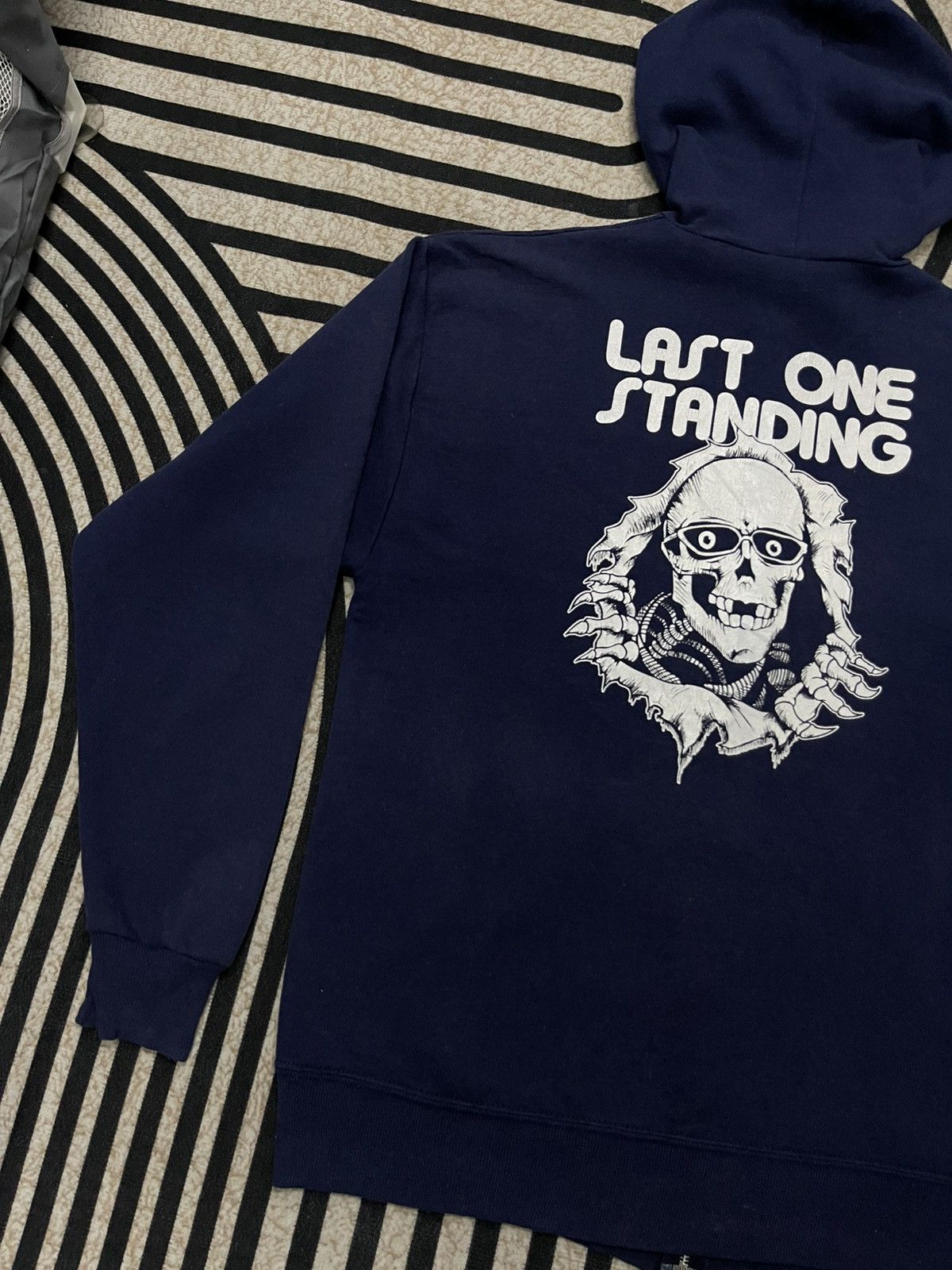 Santa Cruz Skateboards × Vintage 90s SANTA CRUZ SKATEBOARDING LAST ONE STANDING HOODIE ZIPPER Size US L / EU 52-54 / 3 - 10 Thumbnail