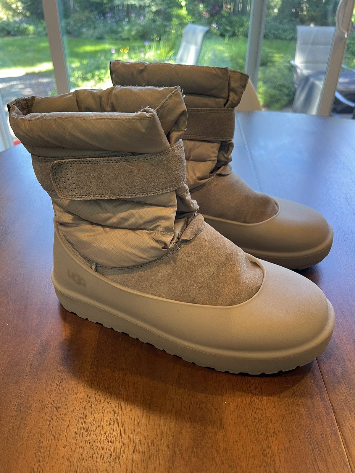Ugg pull on boots top