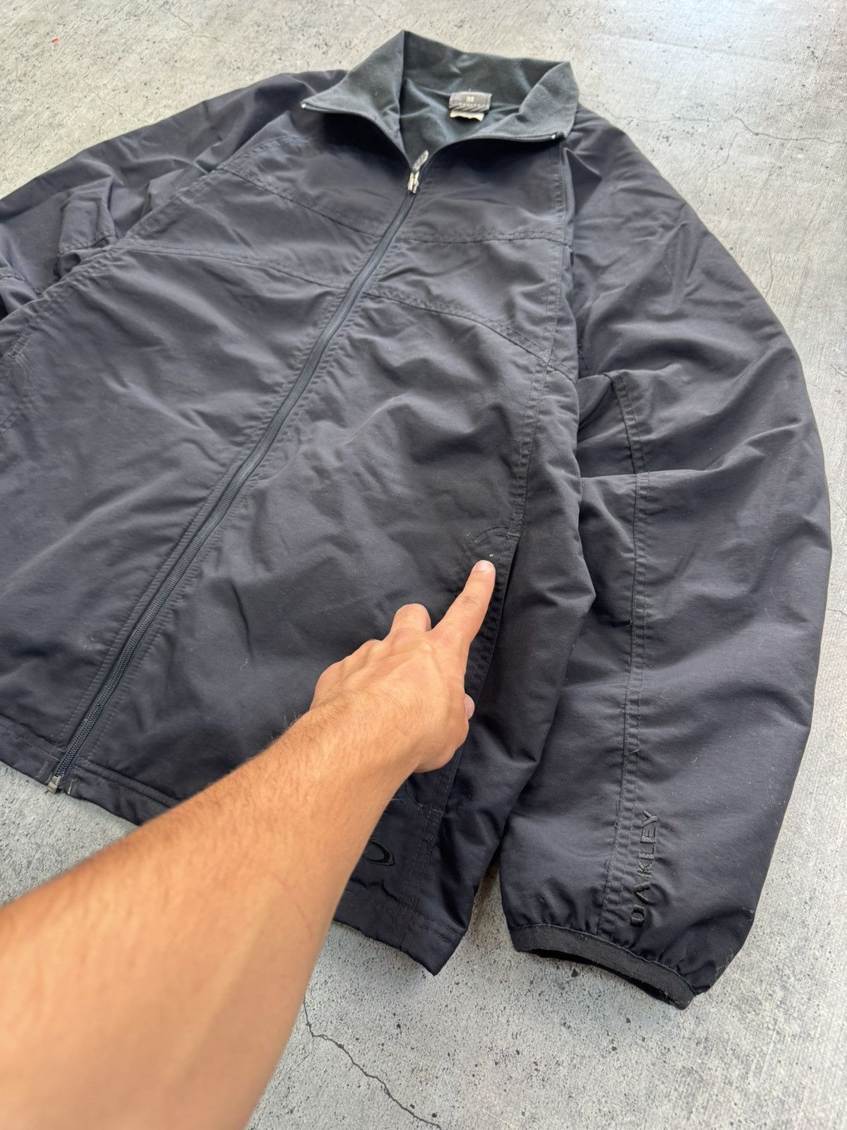 Oakley Vintage Oakley Jacket Streetwear Y2k Style Hype Surf Style Size US M / EU 48-50 / 2 - 4 Thumbnail