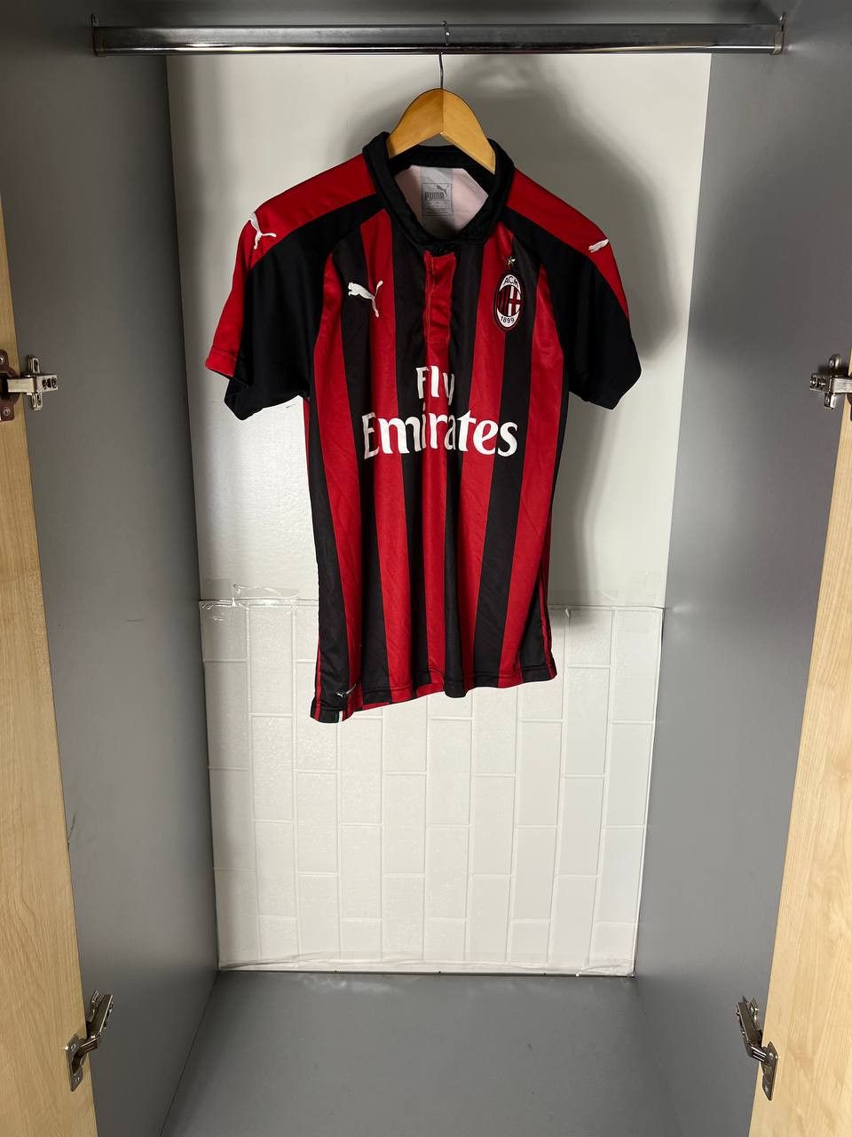 Puma VINTAGE PUMA FC MILAN INTER ITALY SOCCER JERSEY RETRO Y2K Size US S / EU 44-46 / 1 - 4 Thumbnail
