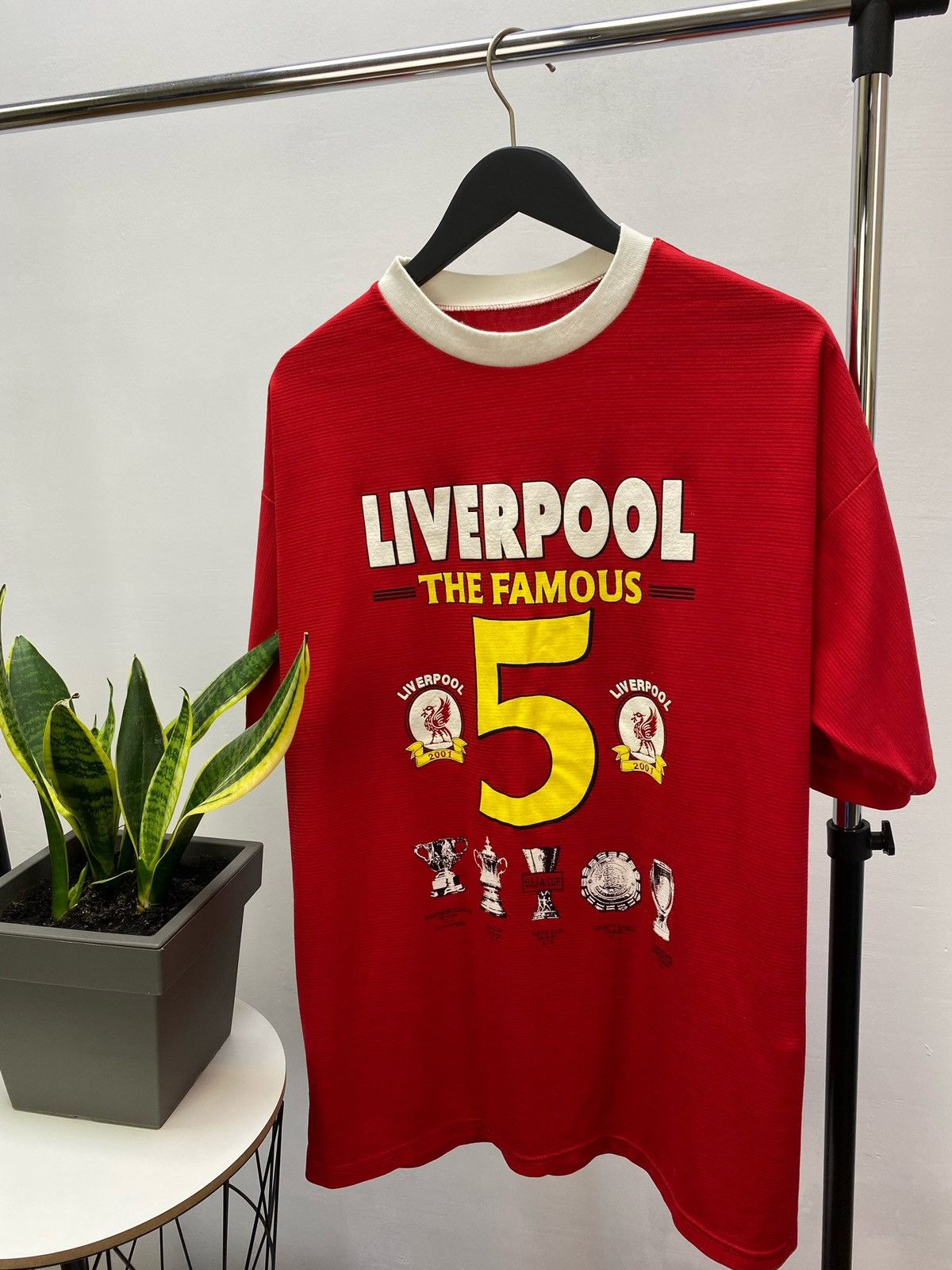 Vintage Vintage Liverpool 2001 Famous 5 Cup Winner T-Shirt Jersey Size US XL / EU 56 / 4 - 2 Thumbnail