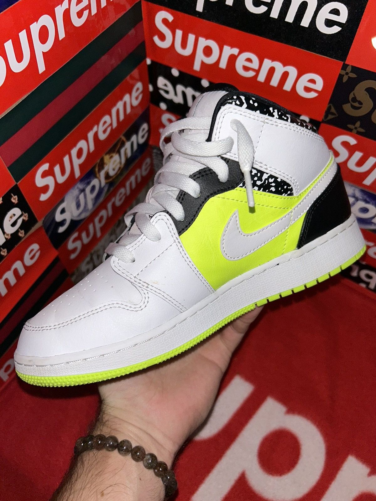 Jordan Brand Jordan 1 Mid Composition Notebook (GS) 554725-870 size 5.5y Size US 5.5 / EU 38 - 8 Thumbnail