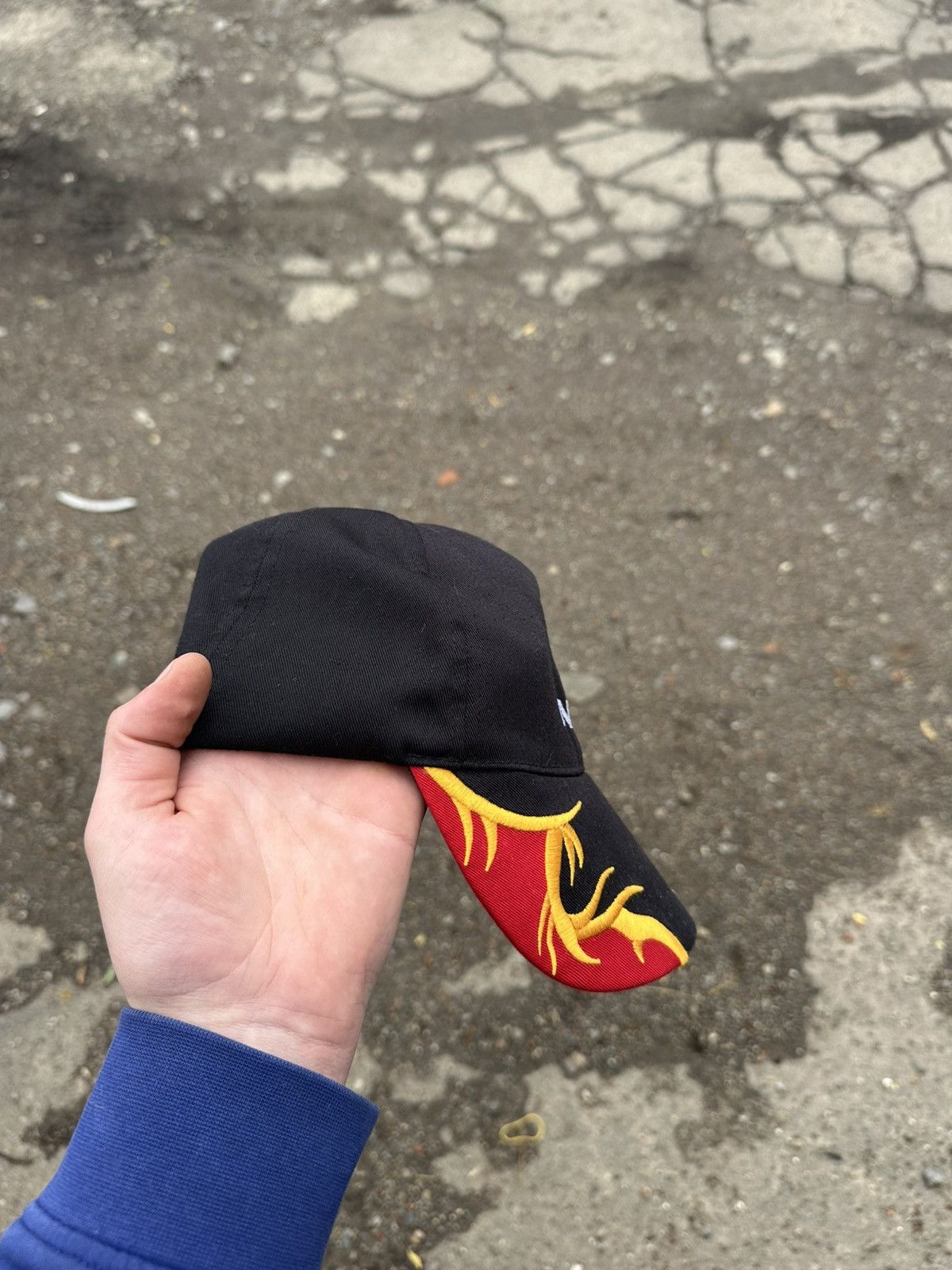 Vintage Vintage Inter Cap Soccer Jersey Y2K SK8 Style Size ONE SIZE - 2 Thumbnail