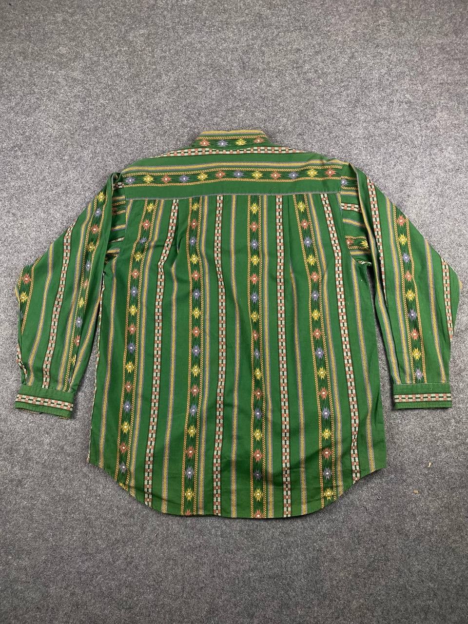 Vintage vintage good feeling navajo design shirt nice design Size US L / EU 52-54 / 3 - 7 Thumbnail