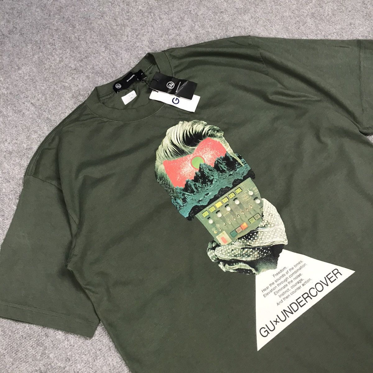 GU × Japanese Brand × Undercover UNDERCOVER X GU GREEN TSHIRT DESIGN Size US L / EU 52-54 / 3 - 4 Thumbnail