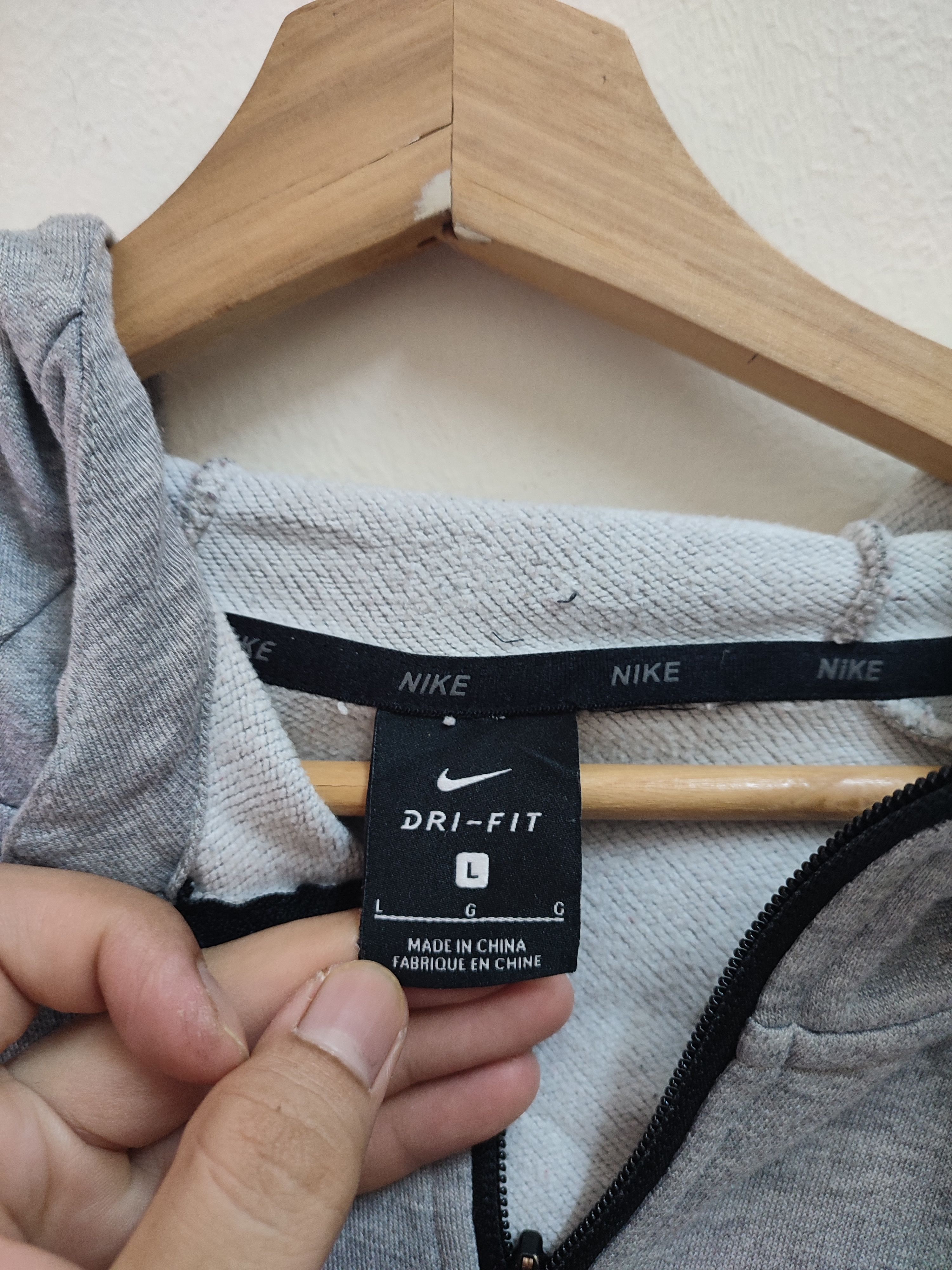 Nike Y2k Nike Dri Fit Zip Up Hoodies Size US L / EU 52-54 / 3 - 6 Thumbnail