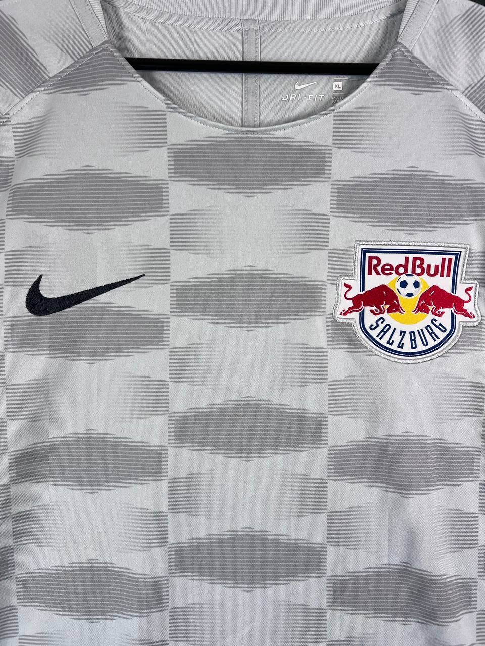 Nike Nike Red Bull Salzburg Away Jersey 2018/19 Dri-FIT Size XL Size US XL / EU 56 / 4 - 2 Thumbnail