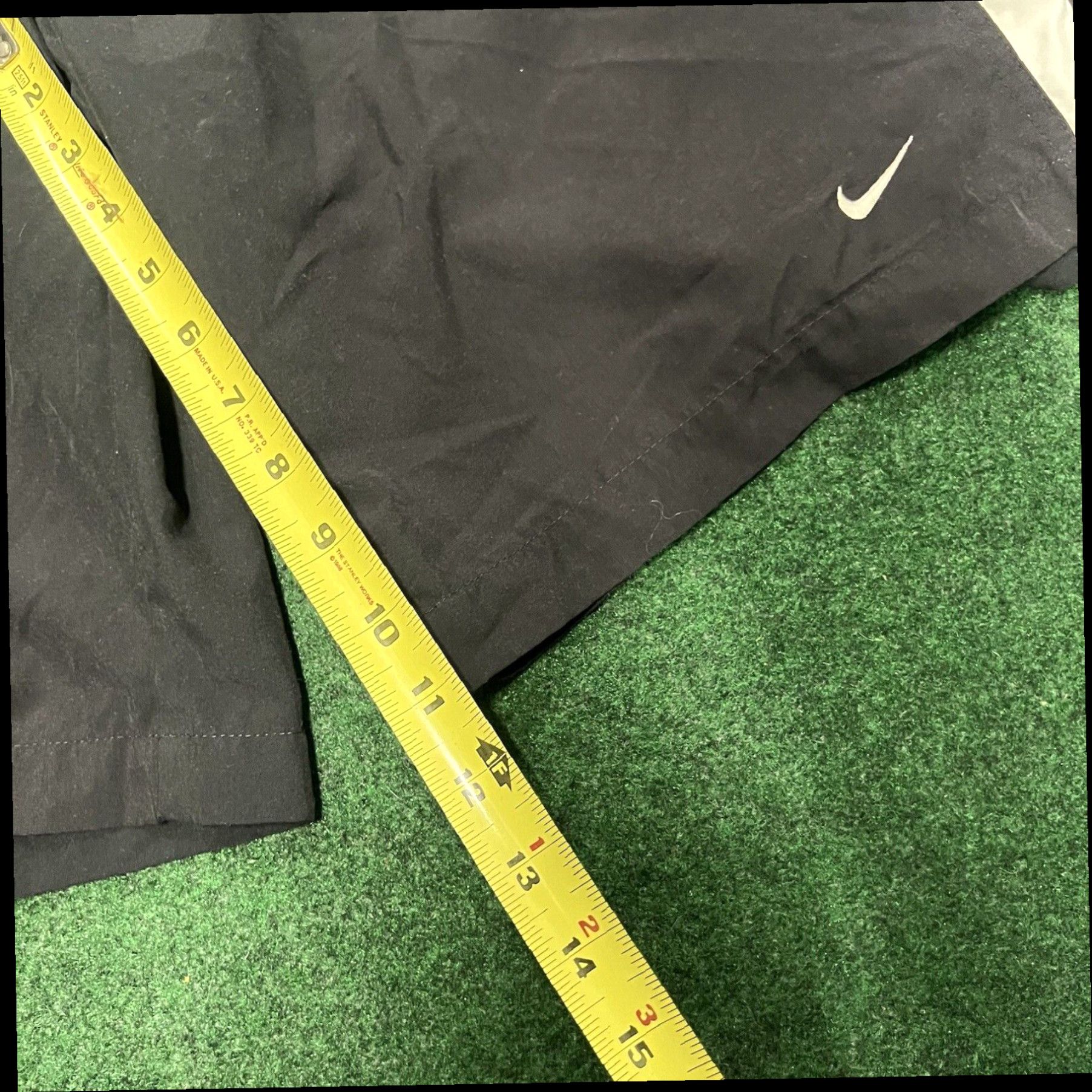 Nike Vintage Nike Basketball Shorts Black Embroidered Logo Athletic Y2K Men’s Size L Size US 33 - 6 Thumbnail