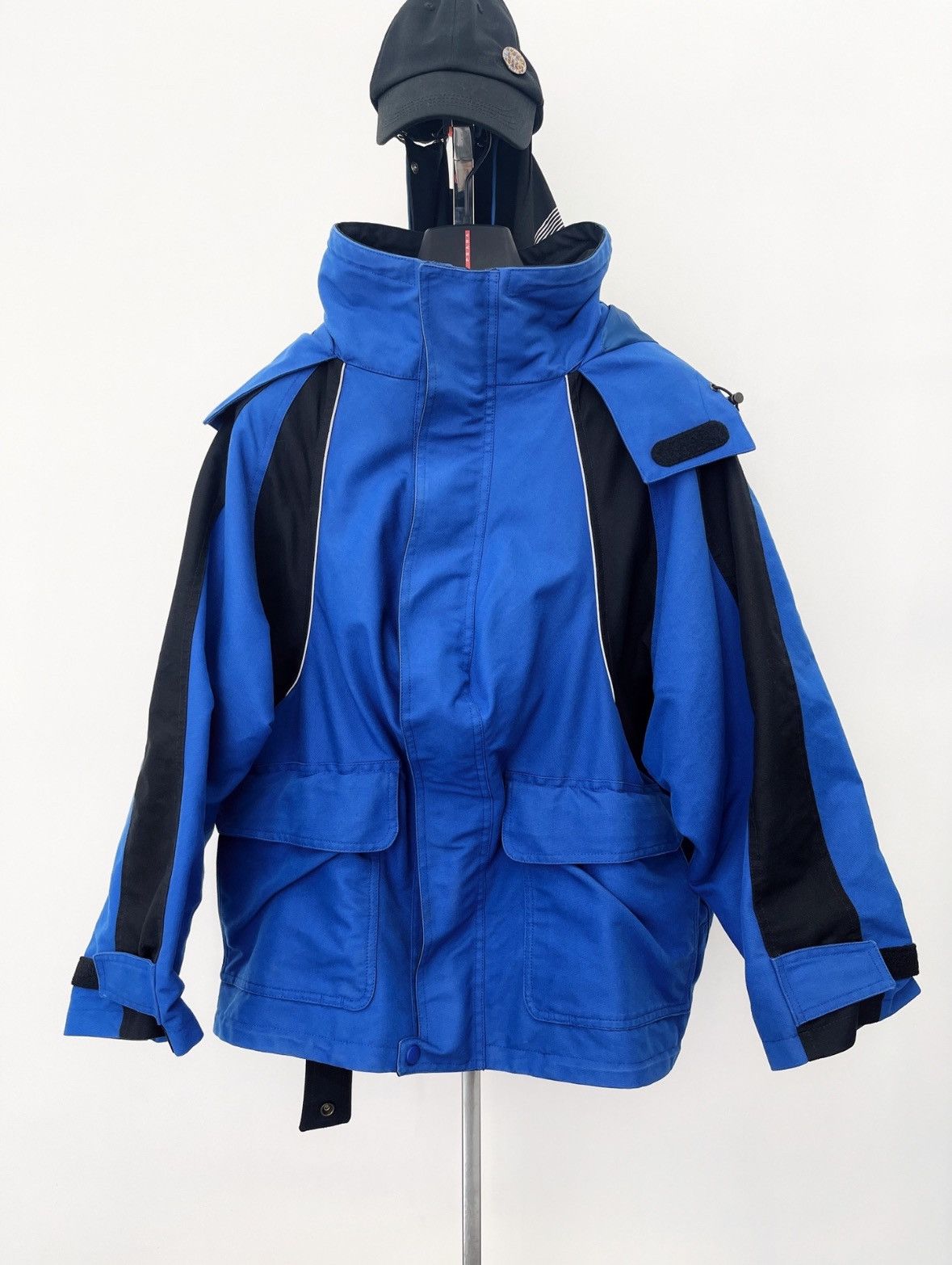 Balenciaga Balenciaga raincoat Size US M / EU 48-50 / 2 - 2 Thumbnail