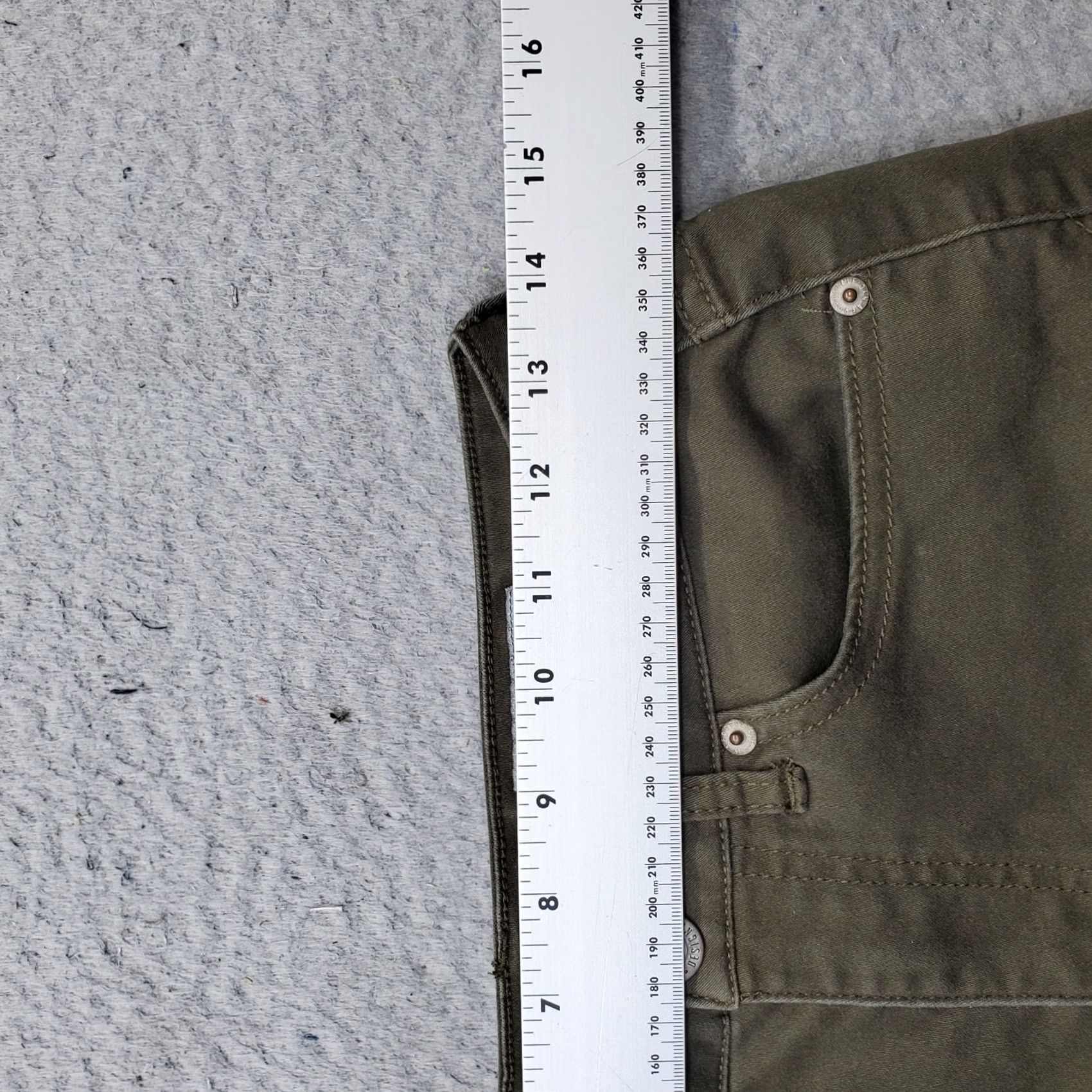 Vintage Aéropostale Womens 4 Green Denim Midi Shorts High-Waisted Cuffed Hem 5-Pocket Denim Shorts Size 27" / US 4 / IT 40 - 5 Thumbnail