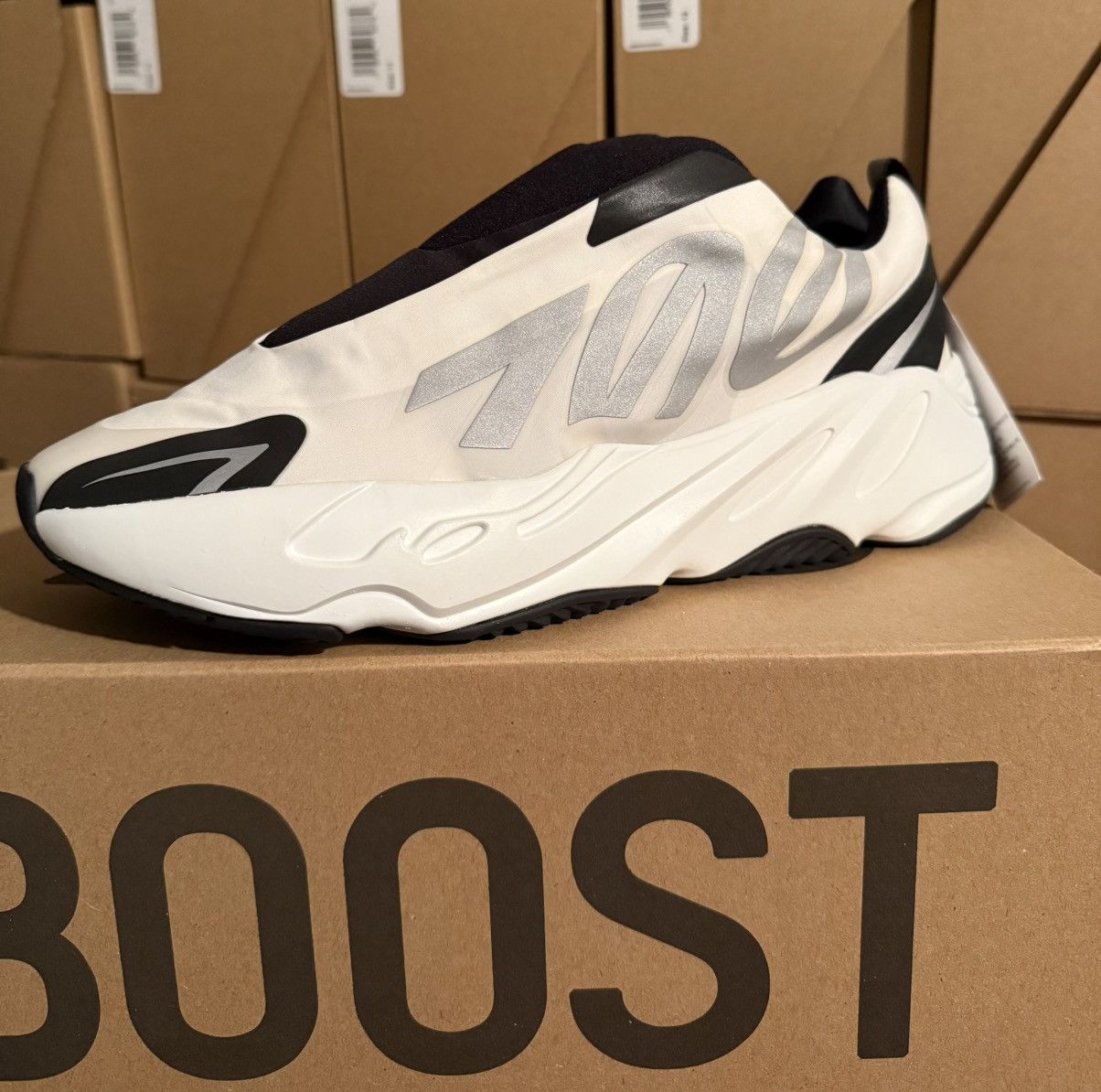 Yeezy adidas Yeezy 700 MNVN Laceless ‘Analog’ size10.5 DS w OG All Size US 10.5 / EU 43-44 - 11 Thumbnail