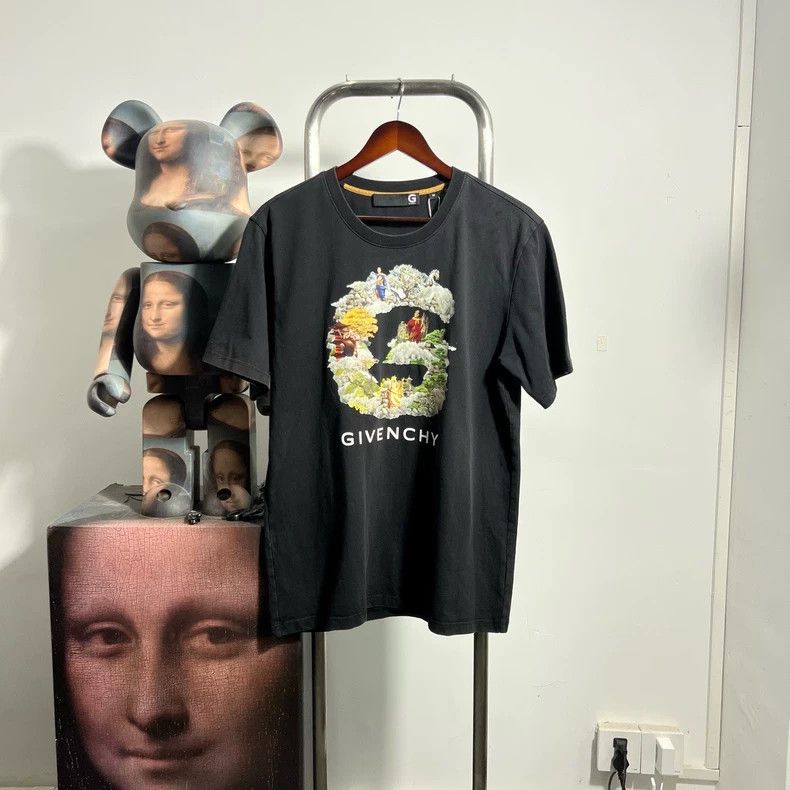 Givenchy Givenchy Printed Short Sleeve T-shirt - dmc Size US M / EU 48-50 / 2 - 1 Thumbnail