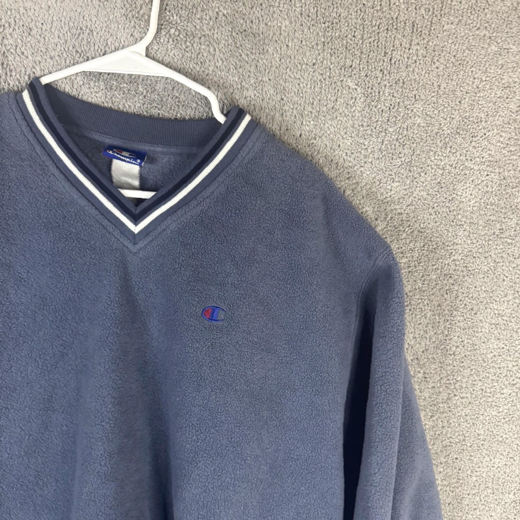 Champion Champion Sweatshirt Mens XL Blue V-Neck Fleece Pullover Logo C Striped Trim Pullover, All Seasons, Polyester, Regular Fit, Winter, Long Sleeve Size US XL / EU 56 / 4 - 4 Thumbnail