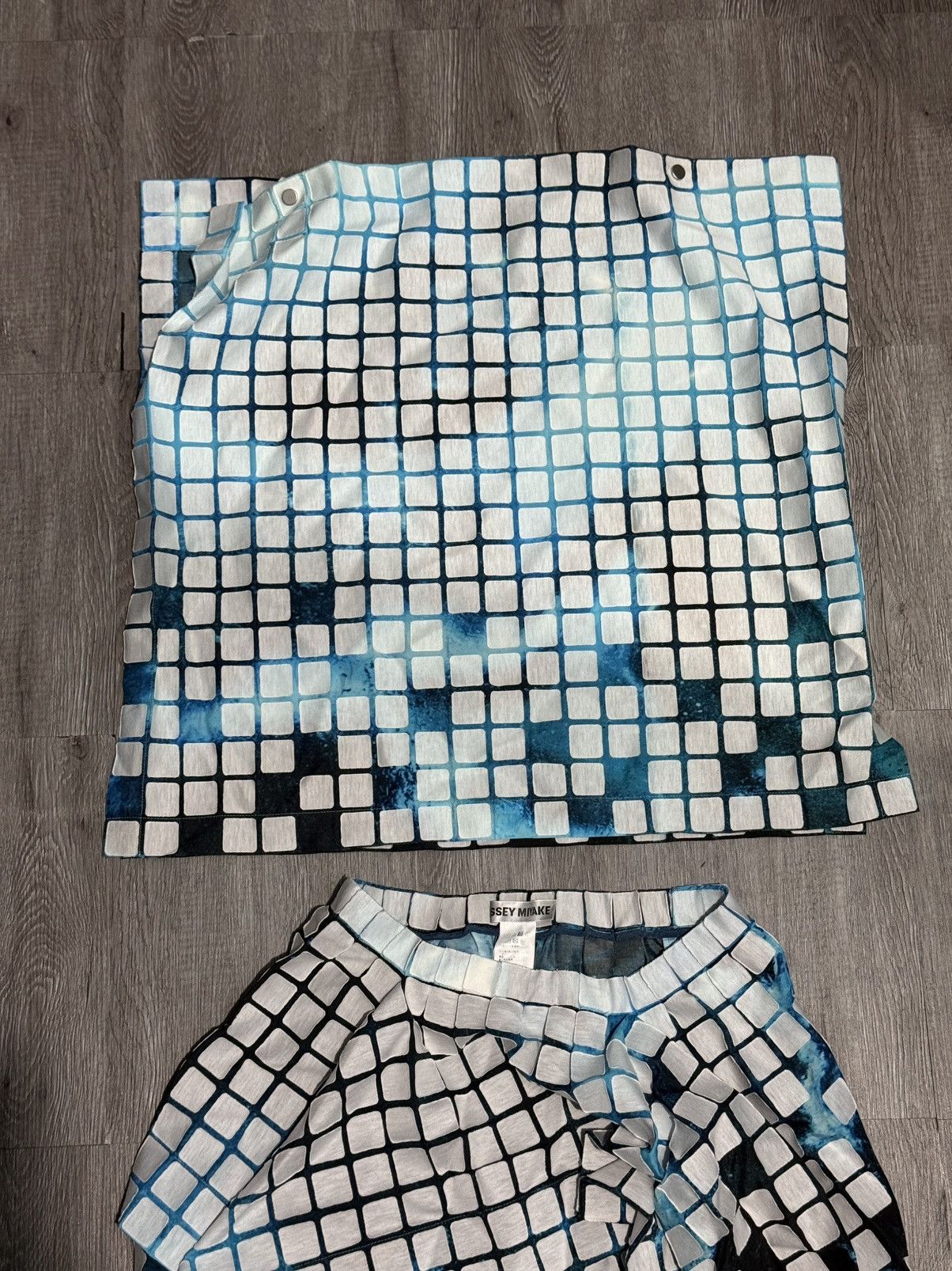 Issey Miyake CATWALK IMAGERY: ISSEY MIYAKE S/S 18 WOMENSWEAR Size S / US 4 / IT 40 - 5 Thumbnail