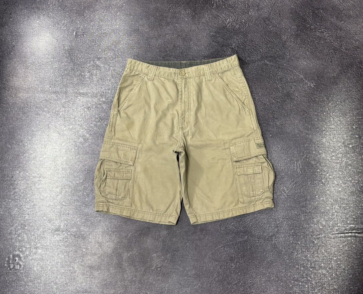 Vintage Vintage Wrangler Y2K Dad Hype Cream Baggy Cargo Shorts Size US 30 / EU 46 - 1 Thumbnail
