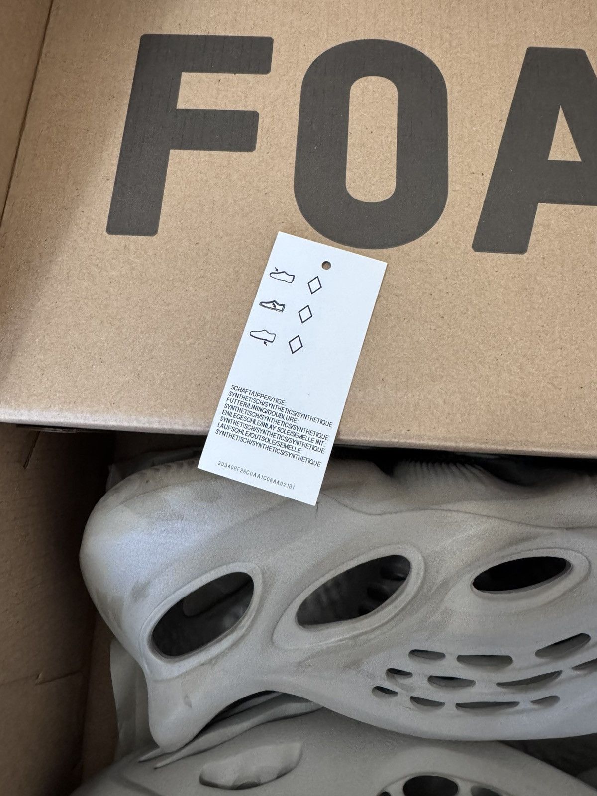 Adidas Adidas Yeezy Foam RNNR Stone Sage Size US 10 / EU 43 - 24 Thumbnail