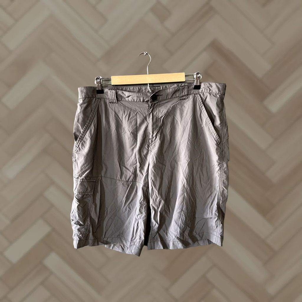 Vintage Columbia Cargo Short Mens Gray Outdoor 38 Featured Omni Shade Outdoor Mens Cargo Shorts Gray 38 Size US 38 / EU 54 - 1 Thumbnail