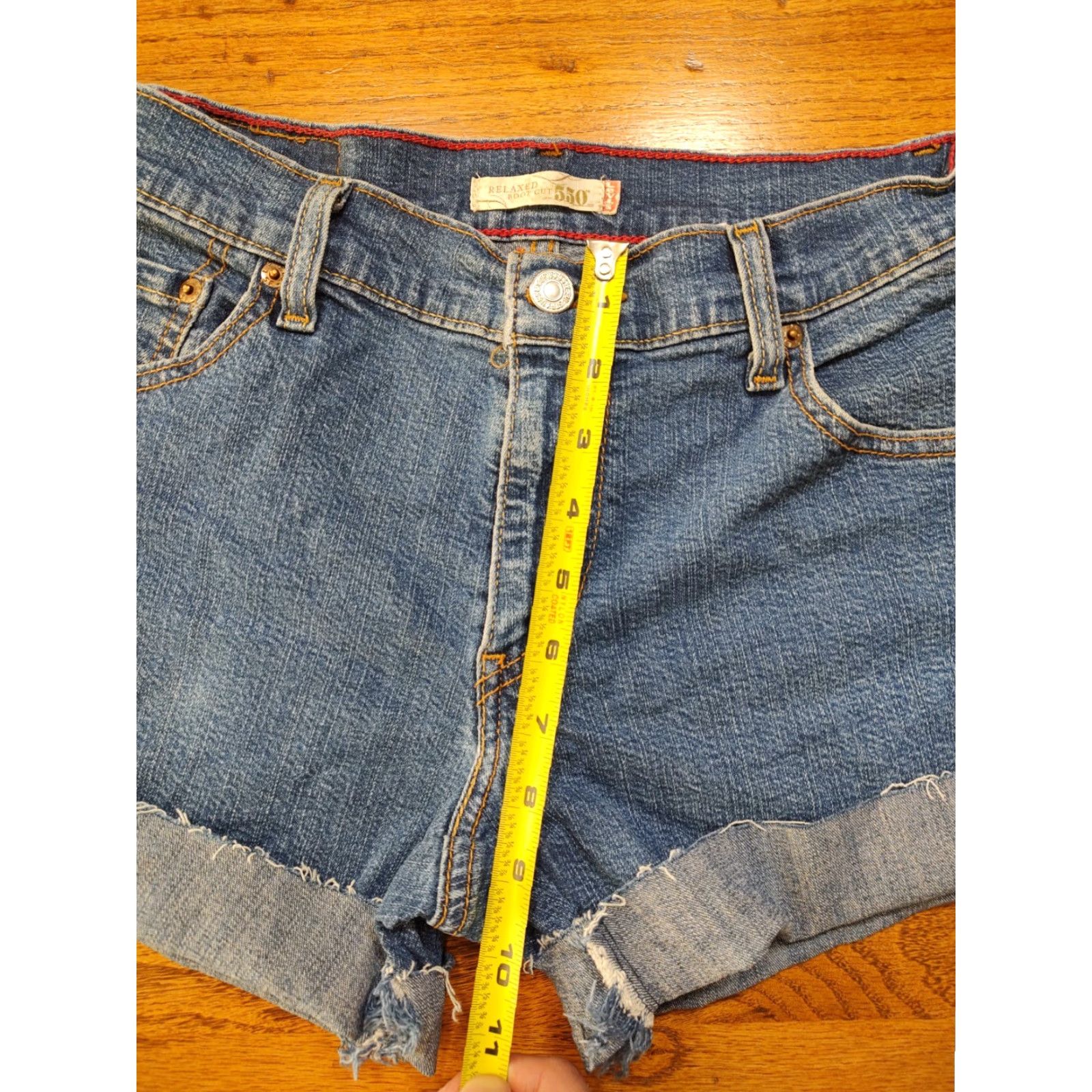 Levi's VTG Levi's 550 Denim Cut Off Shorts Womens 28 in Blue Relaxed 3.5 in Inseam 6 Fashion 90s USA Classic Jeans Size 28" / US 6 / IT 42 - 7 Thumbnail