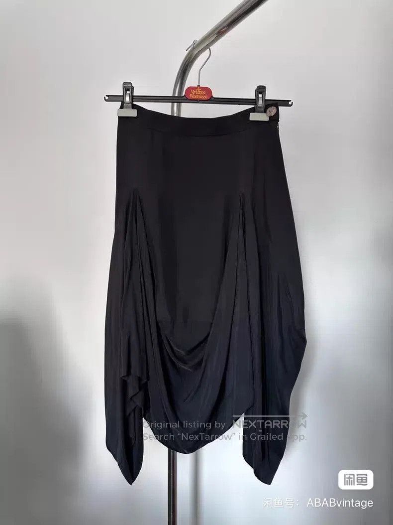 Vivienne Westwood Vivienne Westwood size 3 Vintage Court Petal Skirt Half Ski Size 25" / US 0 / IT 36 - 1 Thumbnail