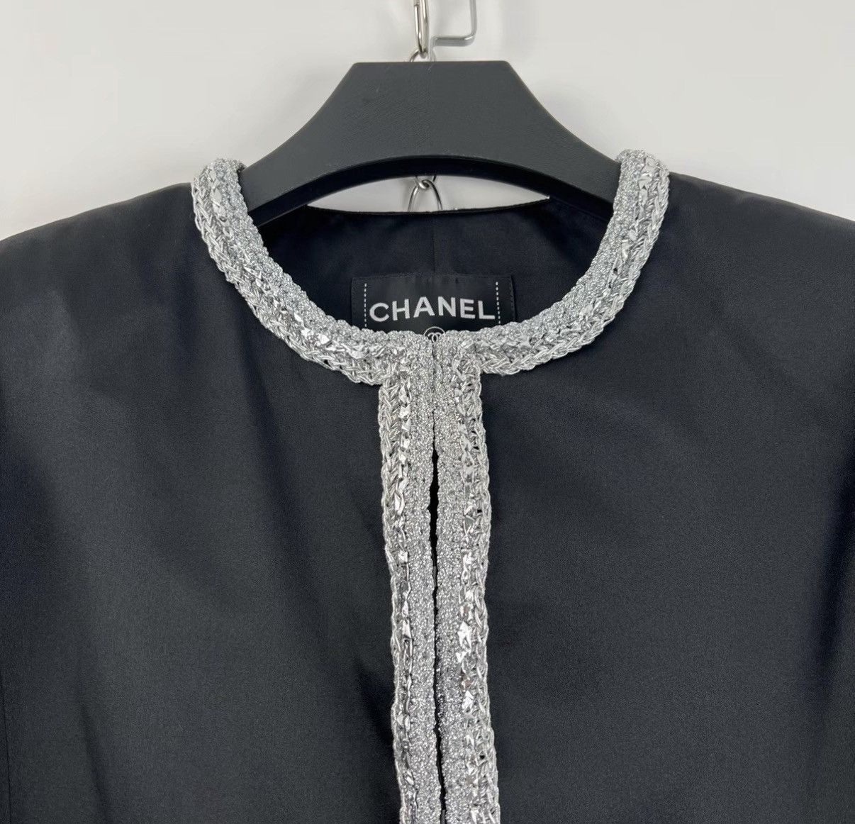 Chanel Chanel Roof Series Black-Silver Spliced Satin Coat K12 Size XXS / US 00 / IT 34 - 4 Thumbnail