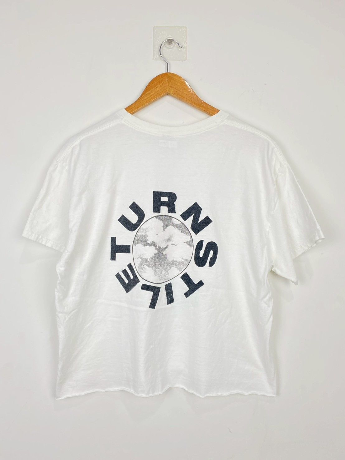 Band Tees Turnstile Glow On Crop T-Shirts L DO2185 Size US L / EU 52-54 / 3 - 5 Thumbnail
