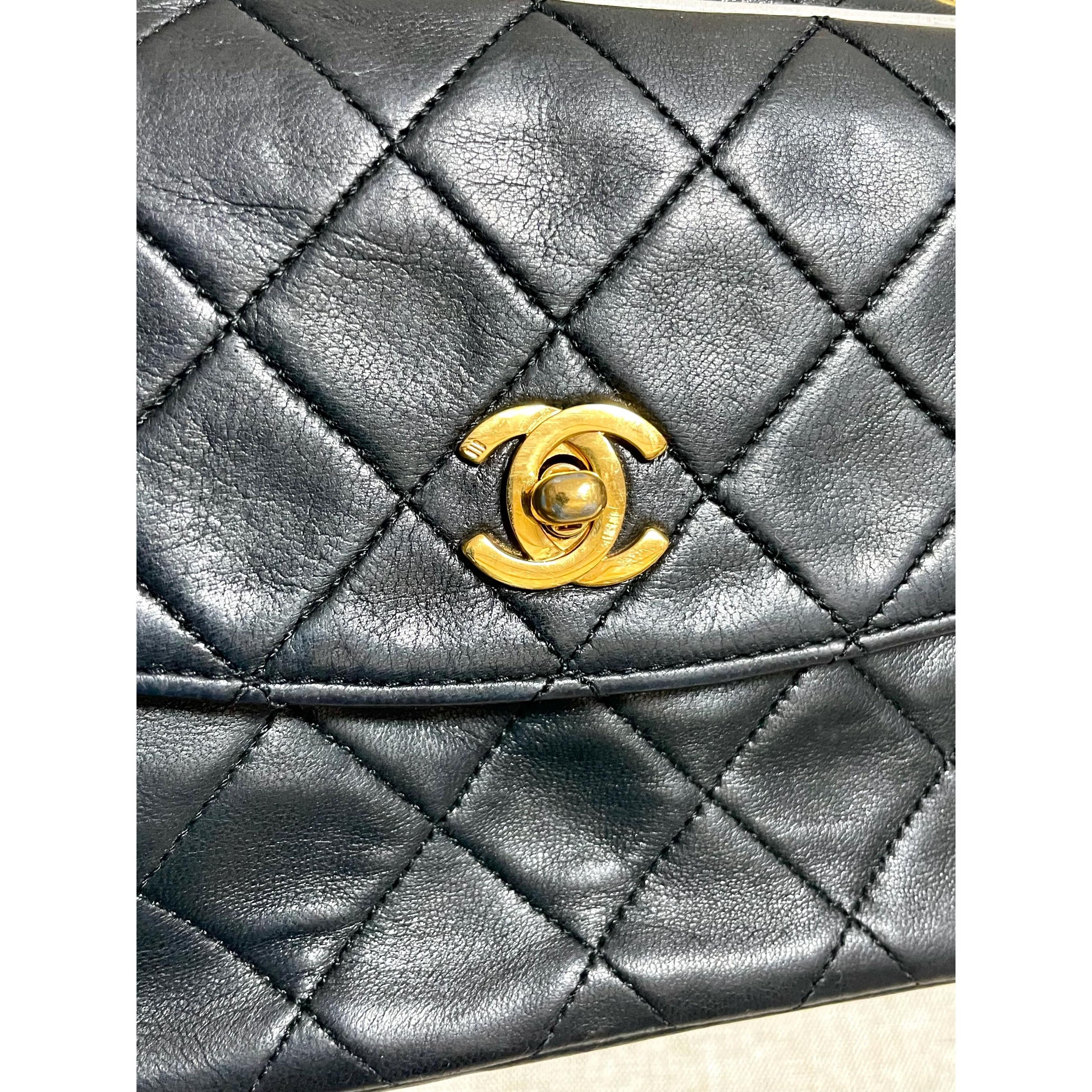 Chanel Vintage Chanel dark navy leather oval shape 2.55 bag Size ONE SIZE - 4 Thumbnail