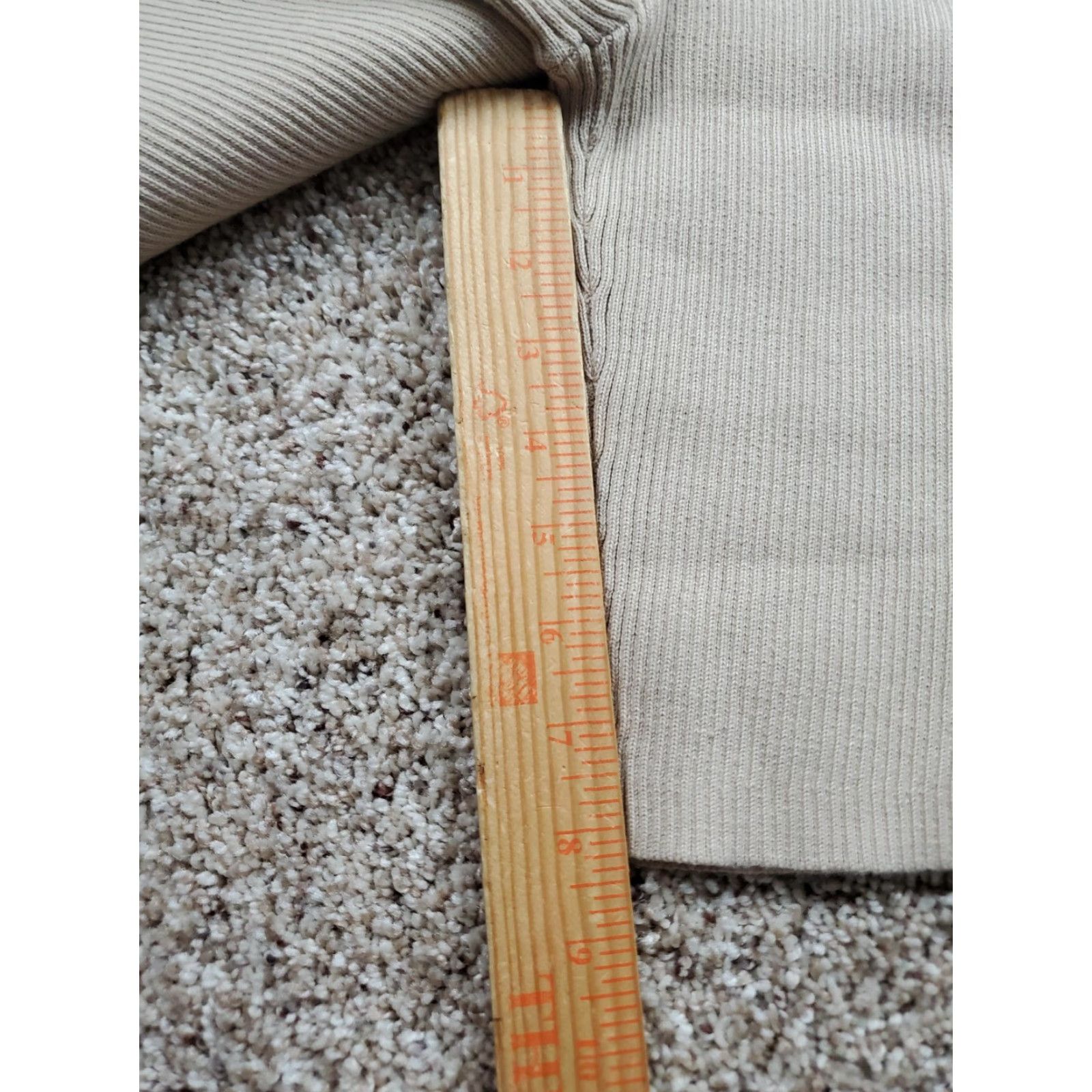 Fear of God Fear of God Essentials Shorts Womens Small Beige Ribbed Knit Stretch Leggings Size 28" / US 6 / IT 42 - 7 Thumbnail