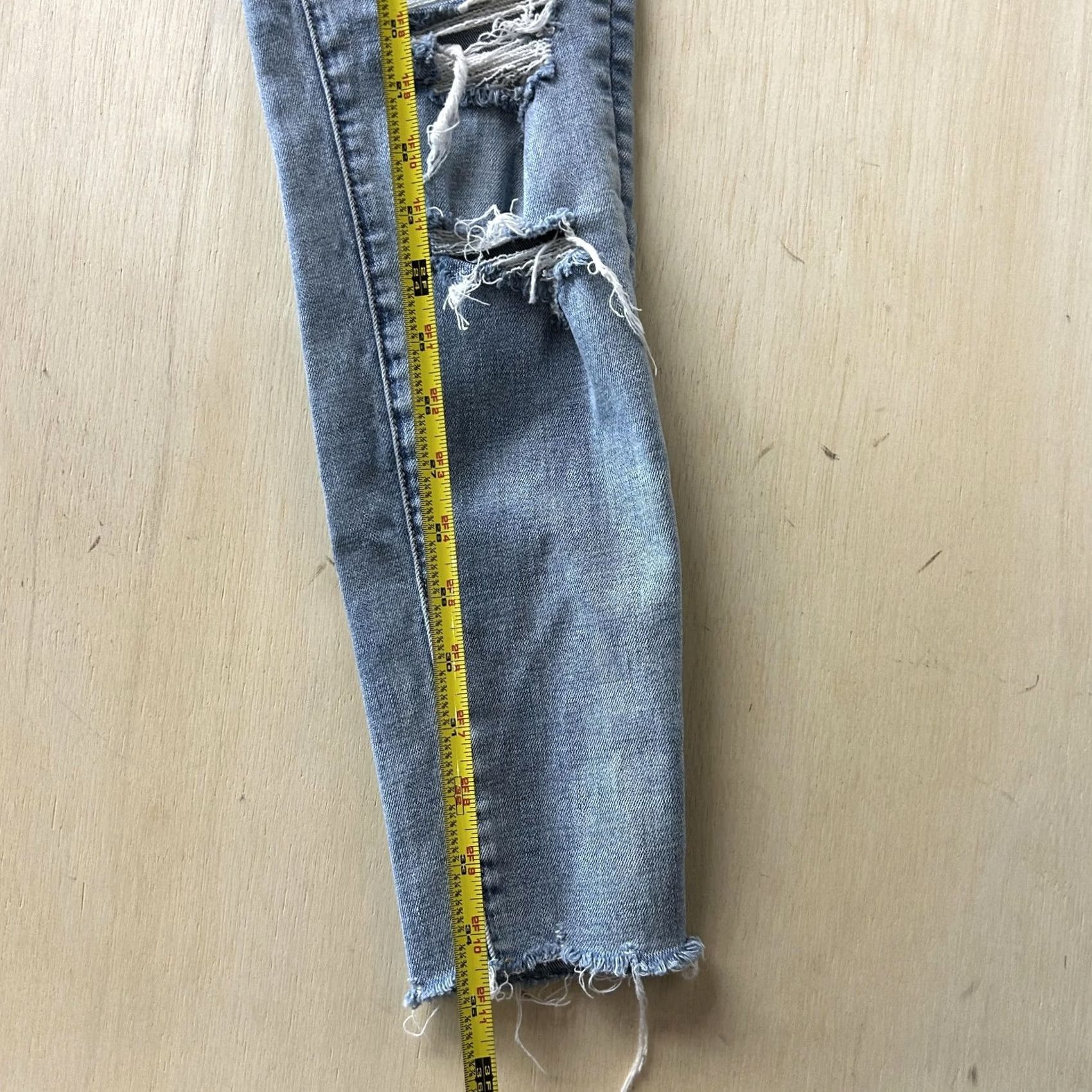 American Eagle Outfitters American Eagle Outfitters Jeans Womens 6 Blue Light Wash Distressed Skinny Denim Size 28" / US 6 / IT 42 - 5 Thumbnail