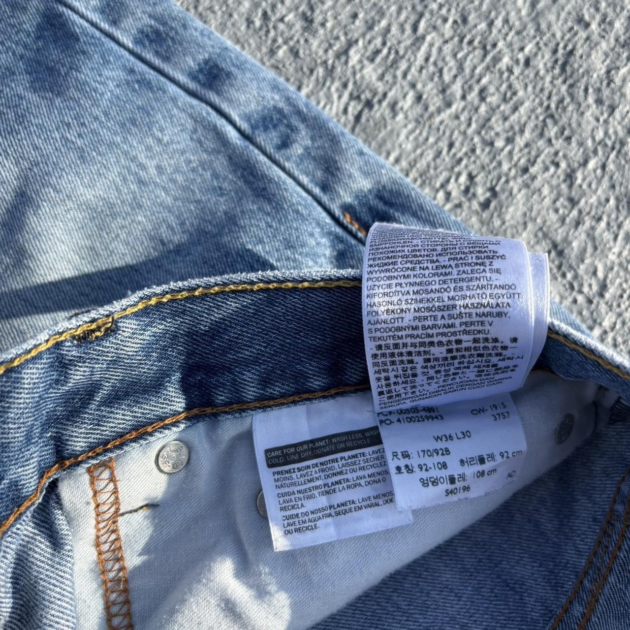Levi's Early 2000s Levi’s 505 Straight Fit Light Blue Jeans Size US 34 / EU 50 - 3 Thumbnail