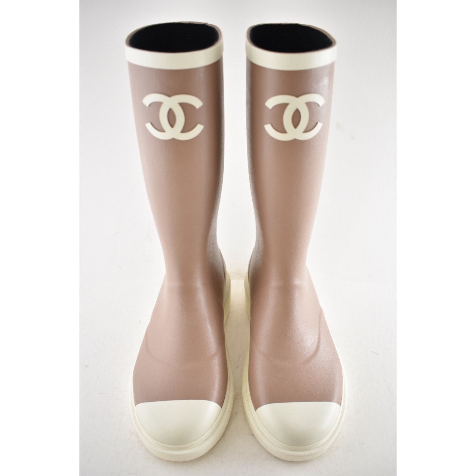 Chanel Chanel Beige White CC Logo High Pull On Rubber Rain Boots 42 Size US 12 / IT 42 - 13 Thumbnail