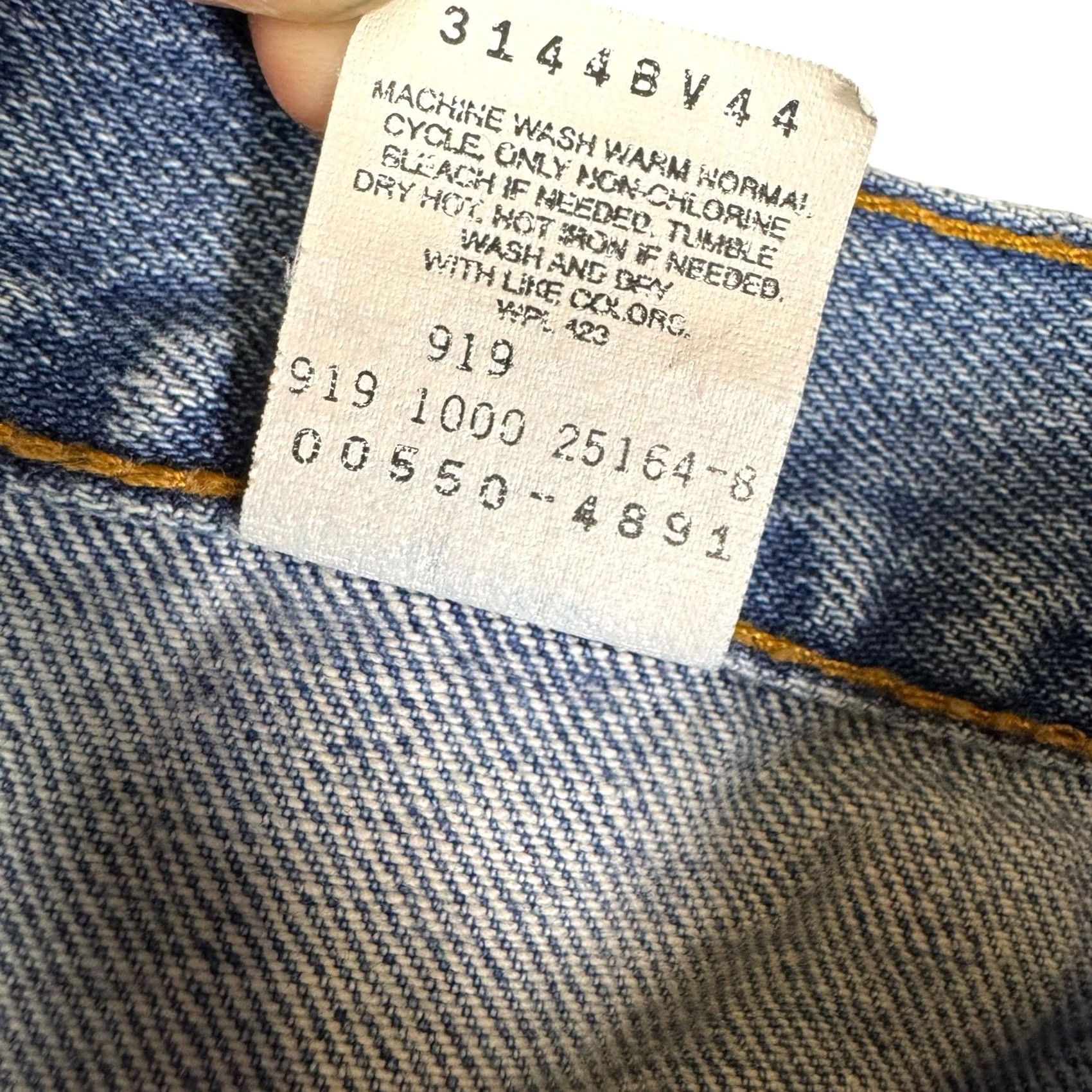 Levi's VINTAGE Levi's 550 Jeans Mens 34x32 Blue Distressed 90s Paper Tag Grunge Y2K Jeans Mens 34x32 Blue Distressed 90s Paper Tag Grunge Y2K Size US 34 / EU 50 - 3 Thumbnail
