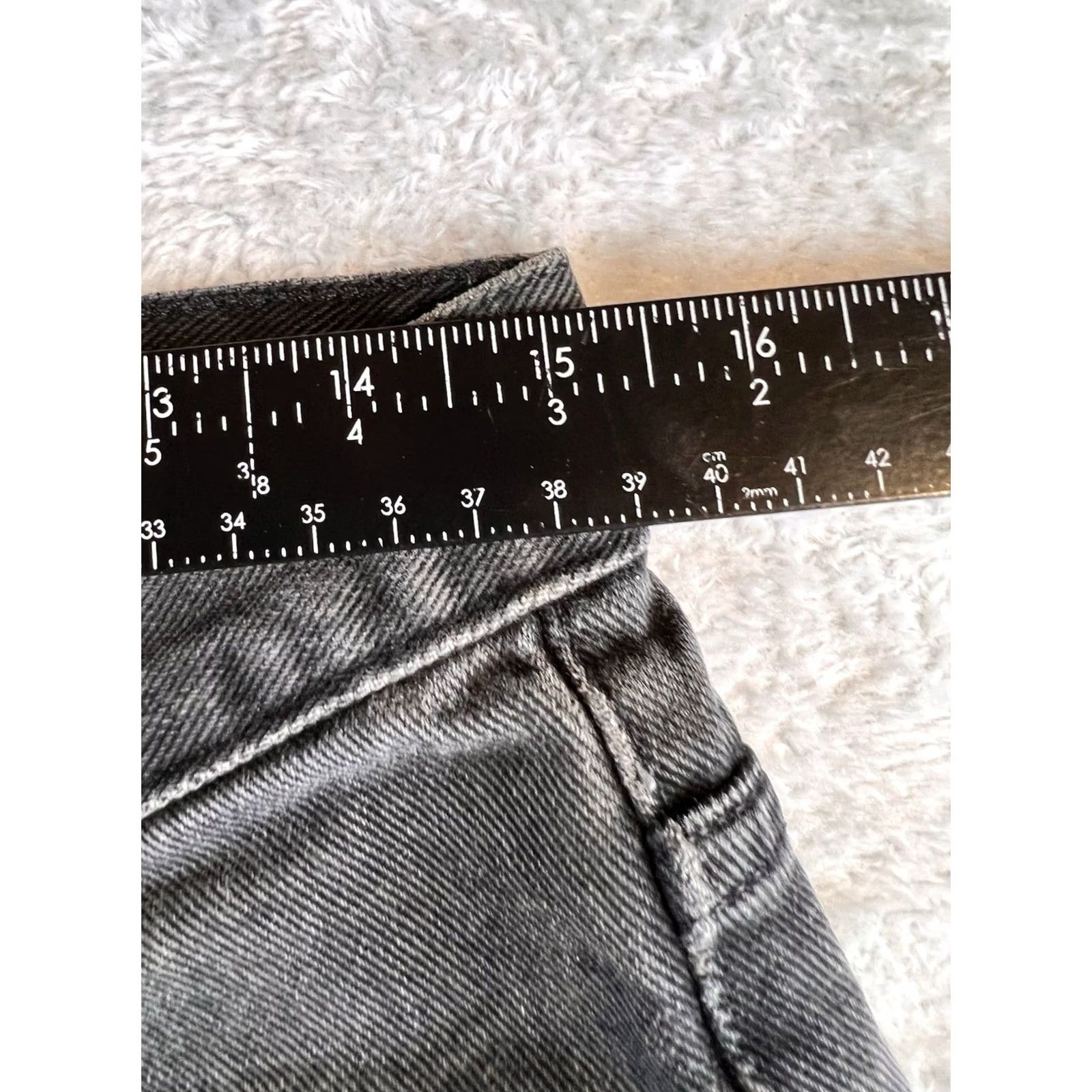 Tommy Hilfiger VINTAGE Tommy Hilfiger Jeans Mens 32x30 Black Distressed Patch 90s 5-Pocket Straight(Size 32) Size US 32 / EU 48 - 7 Thumbnail