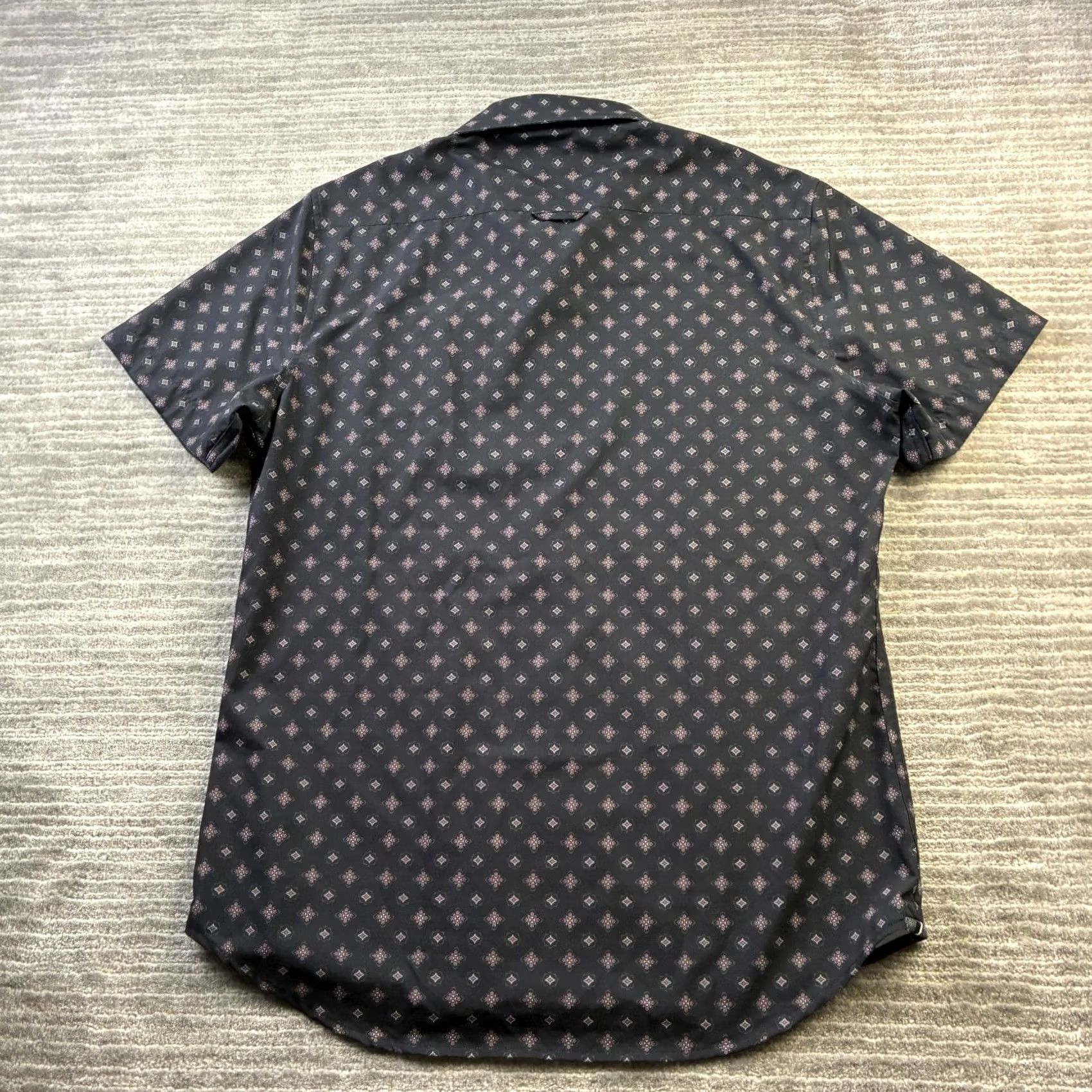 Vintage 7 Diamonds Shirt Mens M Black 4 Way Stretch Button Up Geometric Flip Short Sleeve Mini Review Based on Original Title Size US M / EU 48-50 / 2 - 2 Thumbnail