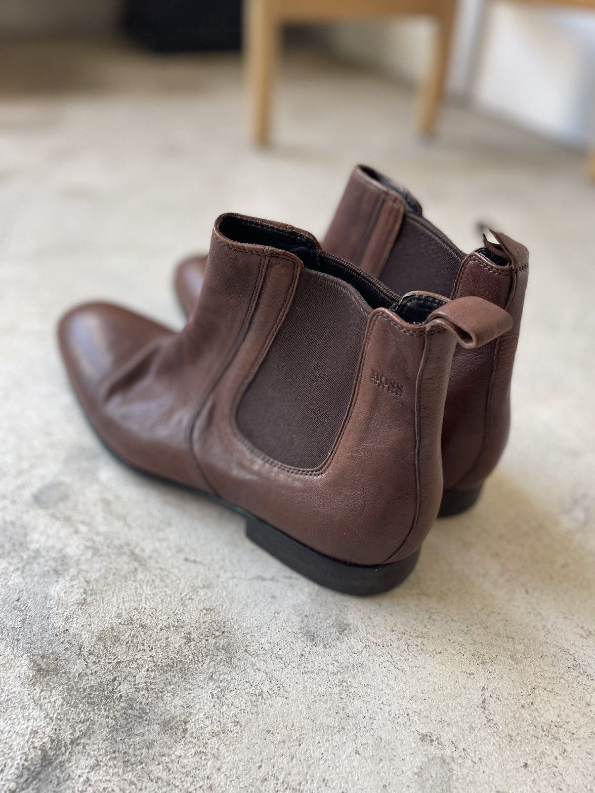 Hugo Boss Hugo Boas Chelsea boots with leather soles Size US 7 / EU 40 - 8 Thumbnail
