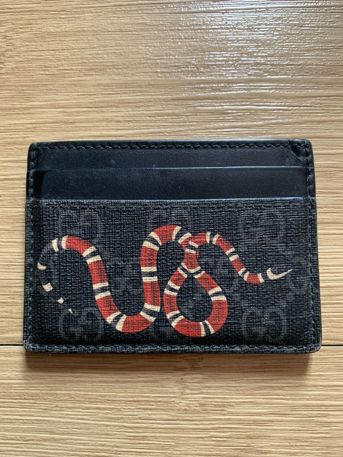 Authentic Gucci GG Supreme Snake Card Holder