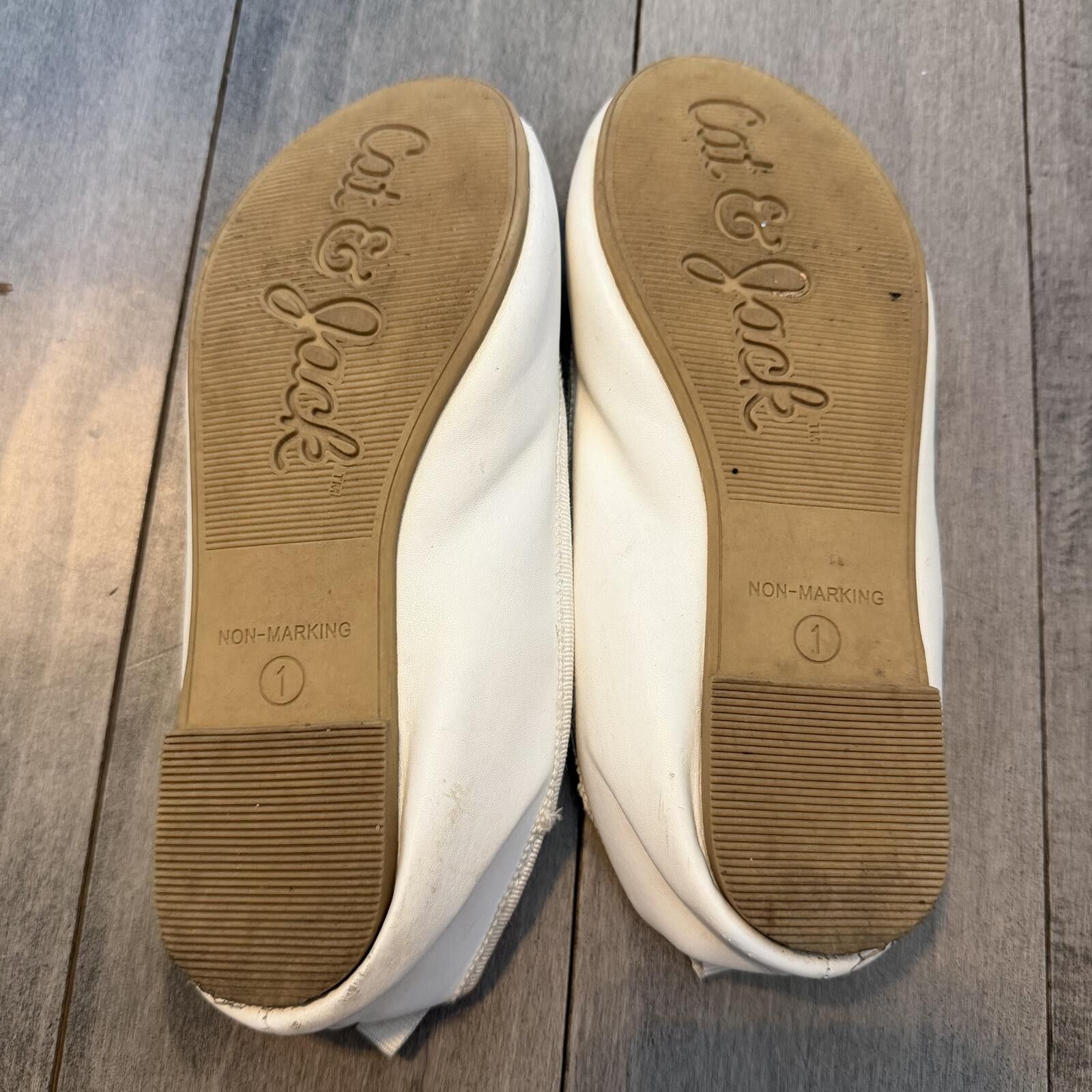 Other Cat & Jack White Ballet Flats with Bow Detail Size 1 Big Kid Size US 4 / IT 34 - 5 Thumbnail