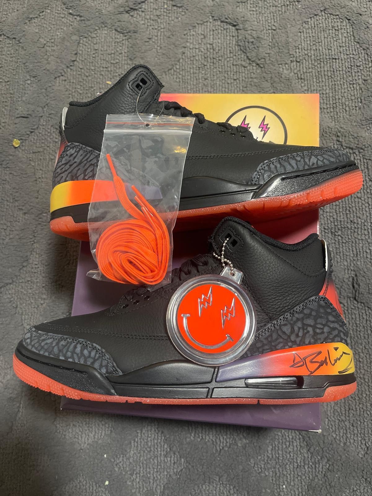 Jordan Brand JORDAN 3 RETRO J BALVIN RIO Size 6.5 signing by J balvin Size US 6.5 / EU 39-40 - 8 Thumbnail