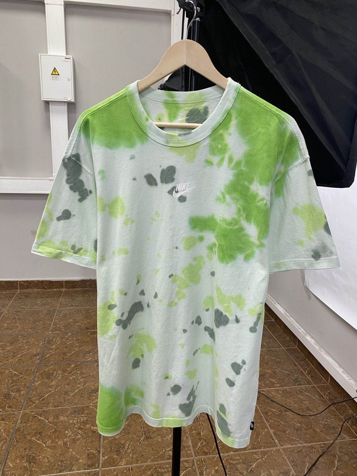 Nike 🇺🇸 Nike Tie Dye Acid Color Rare T-Shirt Y2K Size US L / EU 52-54 / 3 - 1 Thumbnail