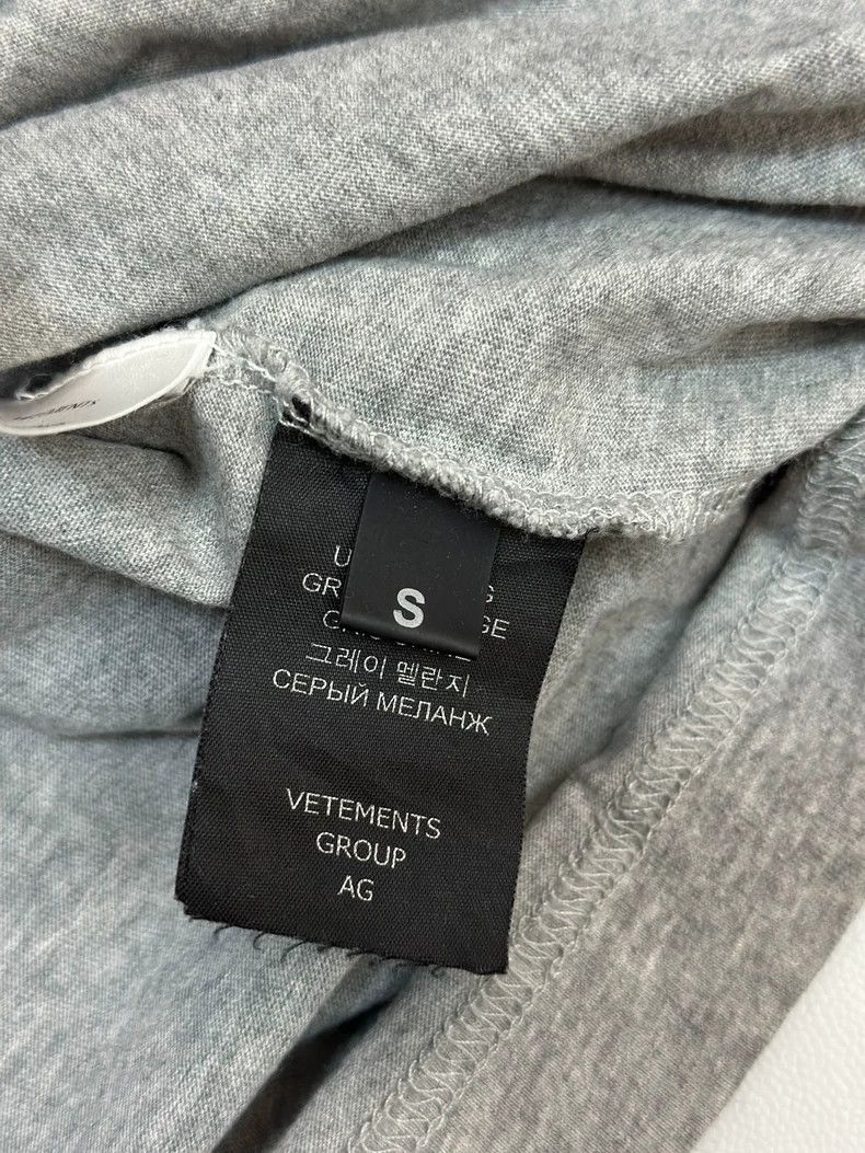 Vetements Vetements Runway Grey Slogan Short Sleeve Size US S / EU 44-46 / 1 - 3 Thumbnail