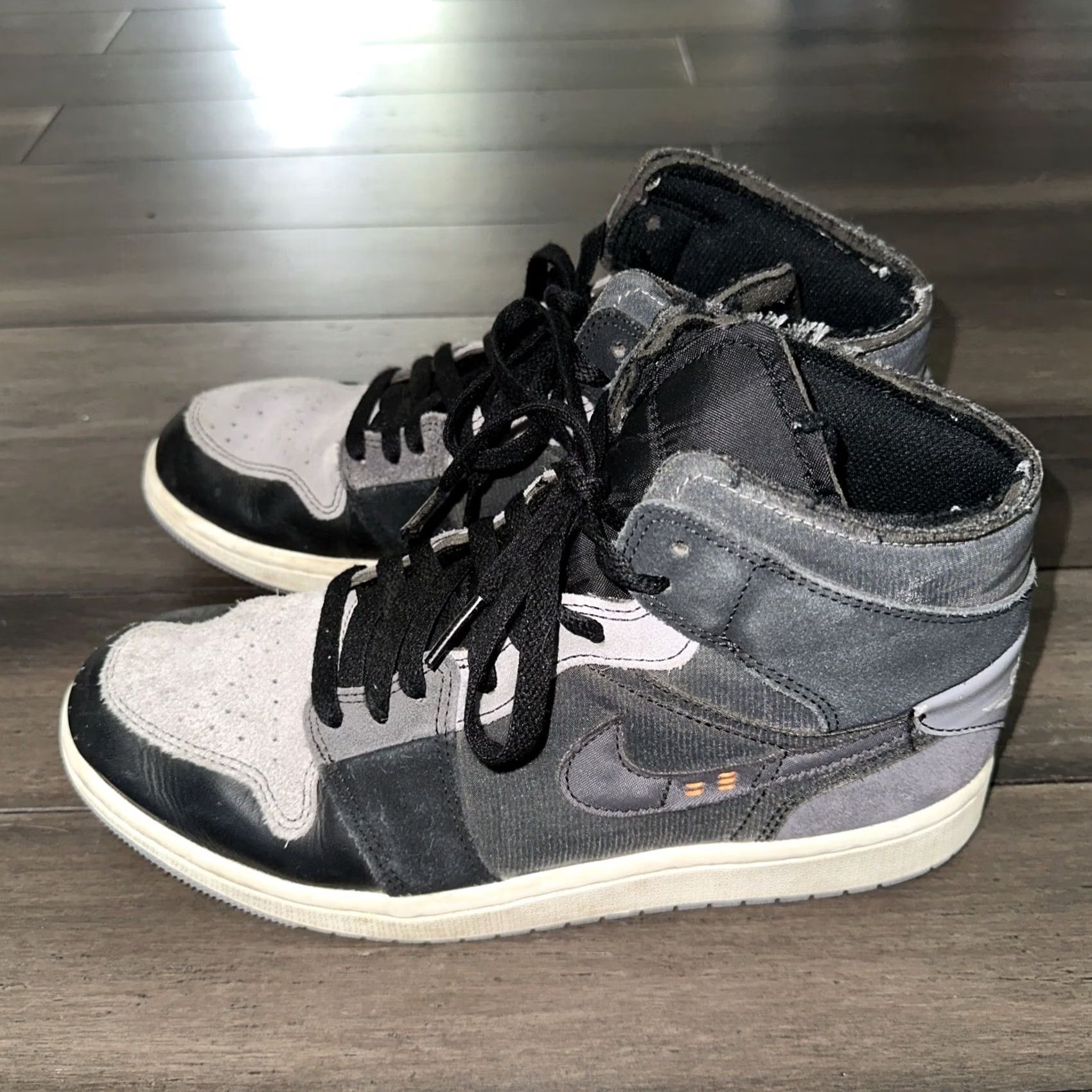 Nike Nike Air Jordan Craft Inside Out Black Cement Grey DM9652-001 Men’s 9 Shoes Mid SE Black Grey Nike Jordan 1 Mid SE Men’s 9 Size US 9 / EU 42 - 4 Thumbnail
