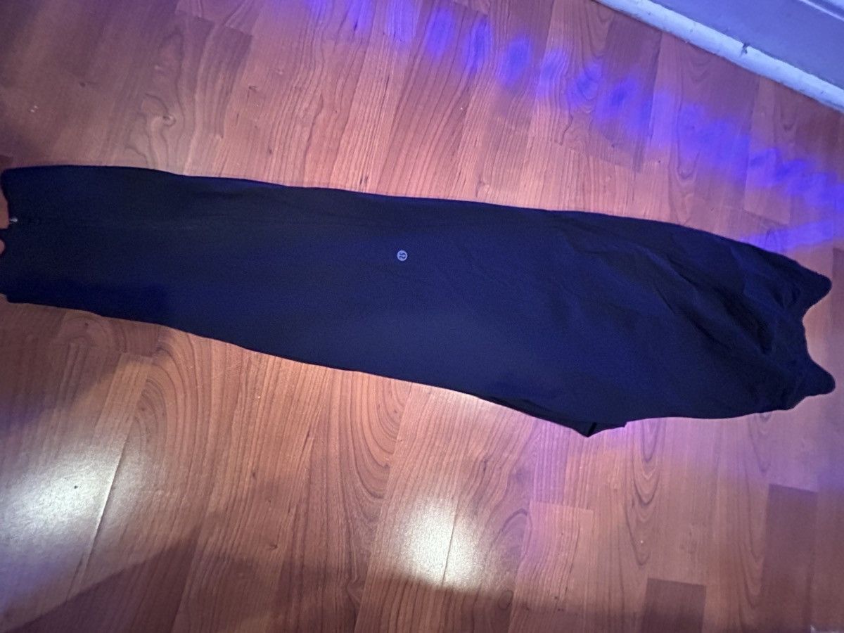 Lululemon XL BLACK LULULEMON SWEATPANTS Size US 38 / EU 54 - 1 Preview