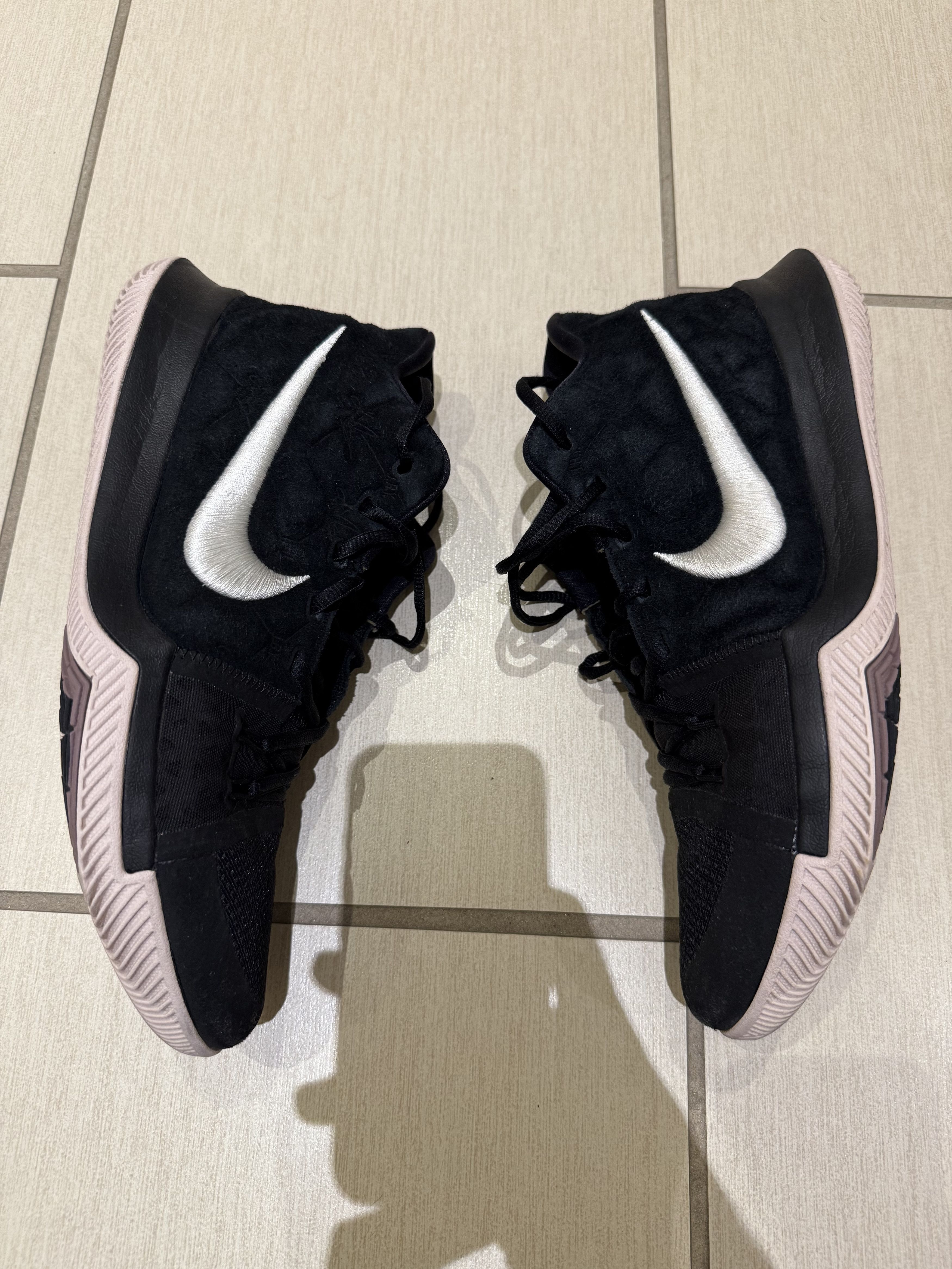 Nike Nike Kyrie 3 Black Suede Size US 10.5 / EU 43-44 - 6 Thumbnail