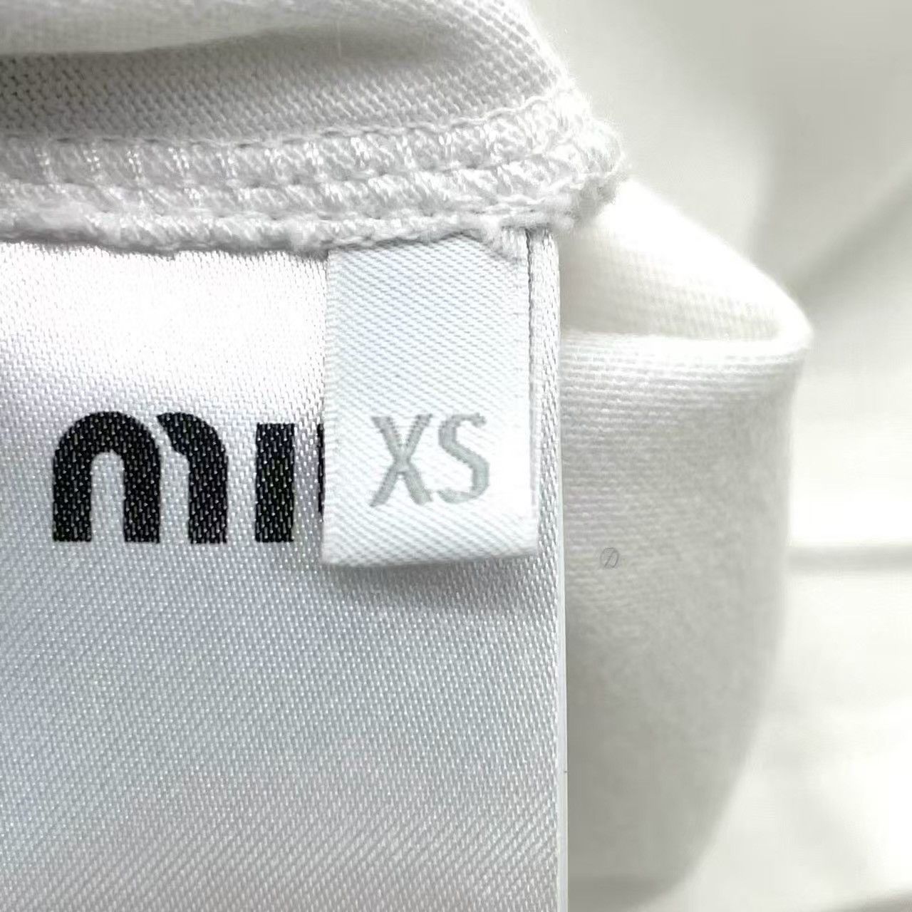 Miu Miu Miu Miu White Long Sleeve Crop Top Size XS / US 0-2 / IT 36-38 - 11 Thumbnail