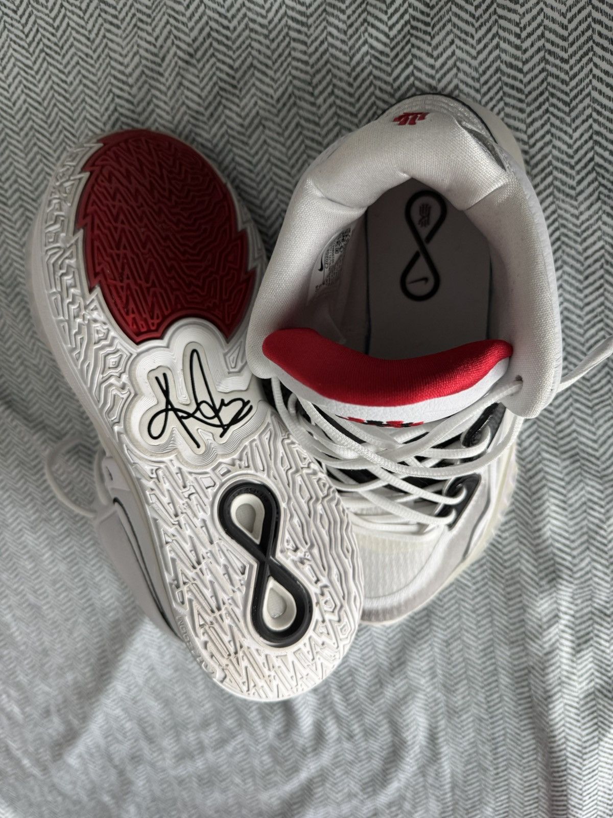Nike 🏀 Nike Kyrie Infinity White/Black/University Red | Size 10 Size US 10 / EU 43 - 2 Thumbnail
