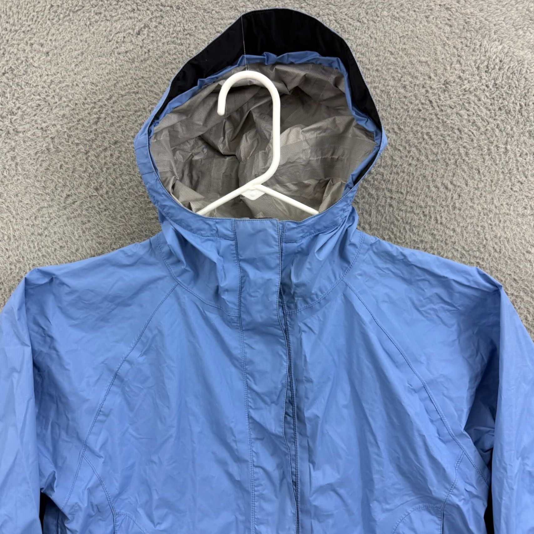 Eastern Mountain Sports Eastern Mountain Sports Rain Jacket Womens Small Blue Hooded Full Zip Windbreaker Jacket Womens Small Blue EMS Rain Jacket Hooded Full Zip ANSI Size S / US 4 / IT 40 - 3 Thumbnail