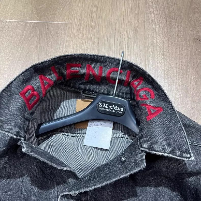 Balenciaga Balenciaga size 36 Embroidered monogram Logo denim jacket Size US XS / EU 42 / 0 - 6 Thumbnail